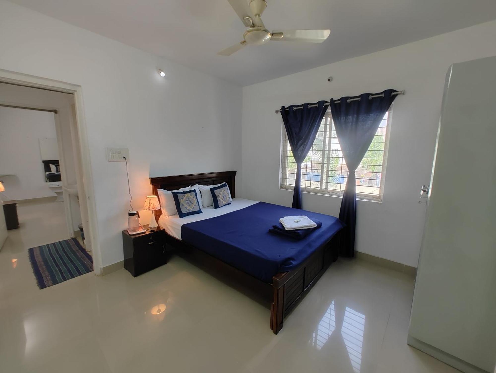 Nk Homes - 2bhk Serviced - Full Furnished & Full Kitchen, Wifi & Balcony Apartment *