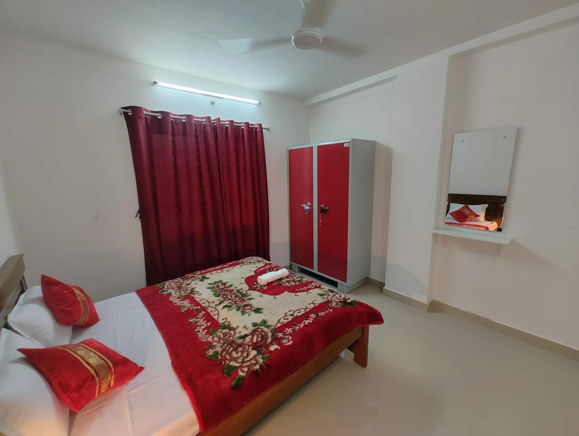 Nk Homes - 2bhk Serviced - Full Furnished & Full Kitchen, Wifi & Balcony Apartment