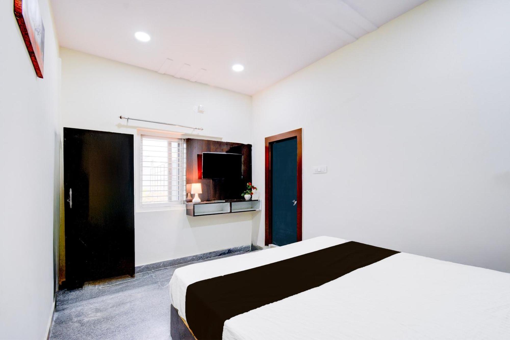 O Everest Hotel 3*