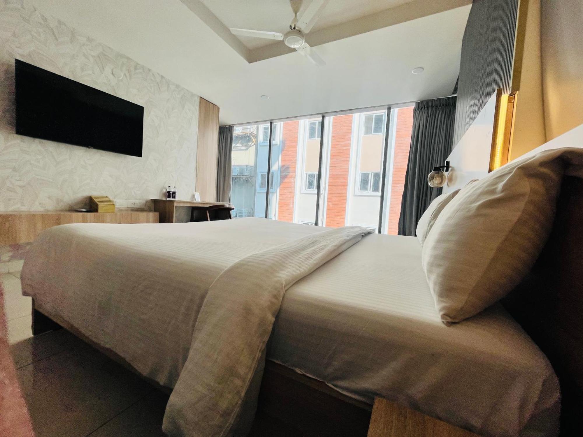 Hotel Harvey's - Gowlidoddy - Near Us Consulate 3*