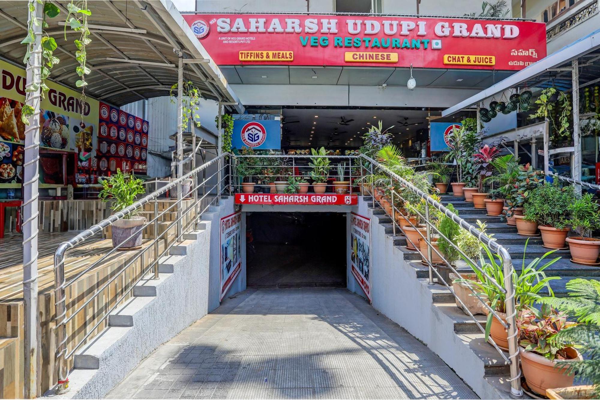 Capital O Saharsh Grand Near Shilparamam 3*