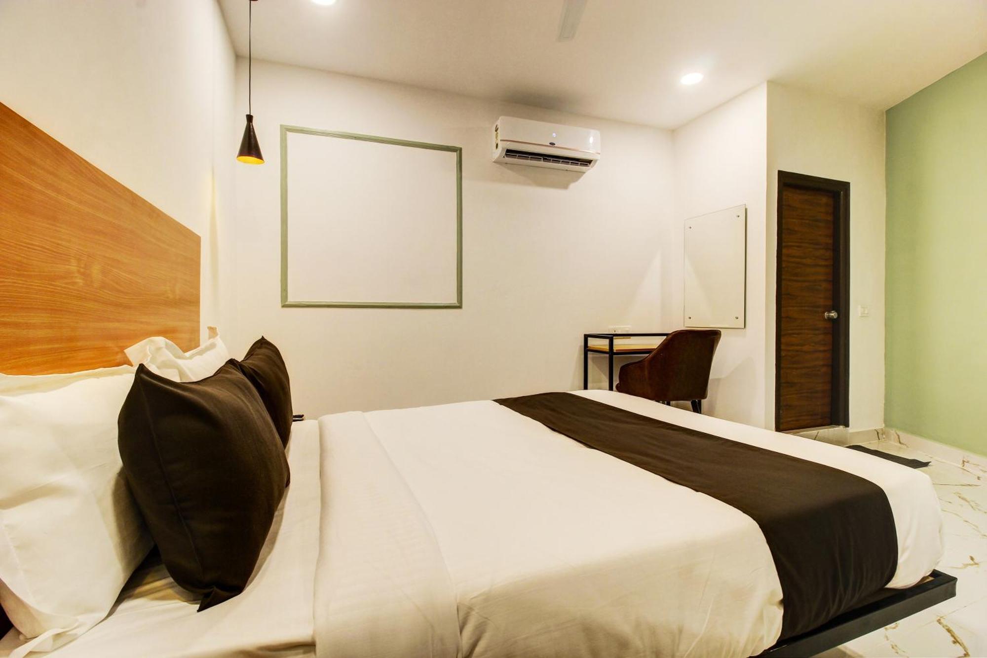 Hotel Super Townhouse Rcc Banjara Hills