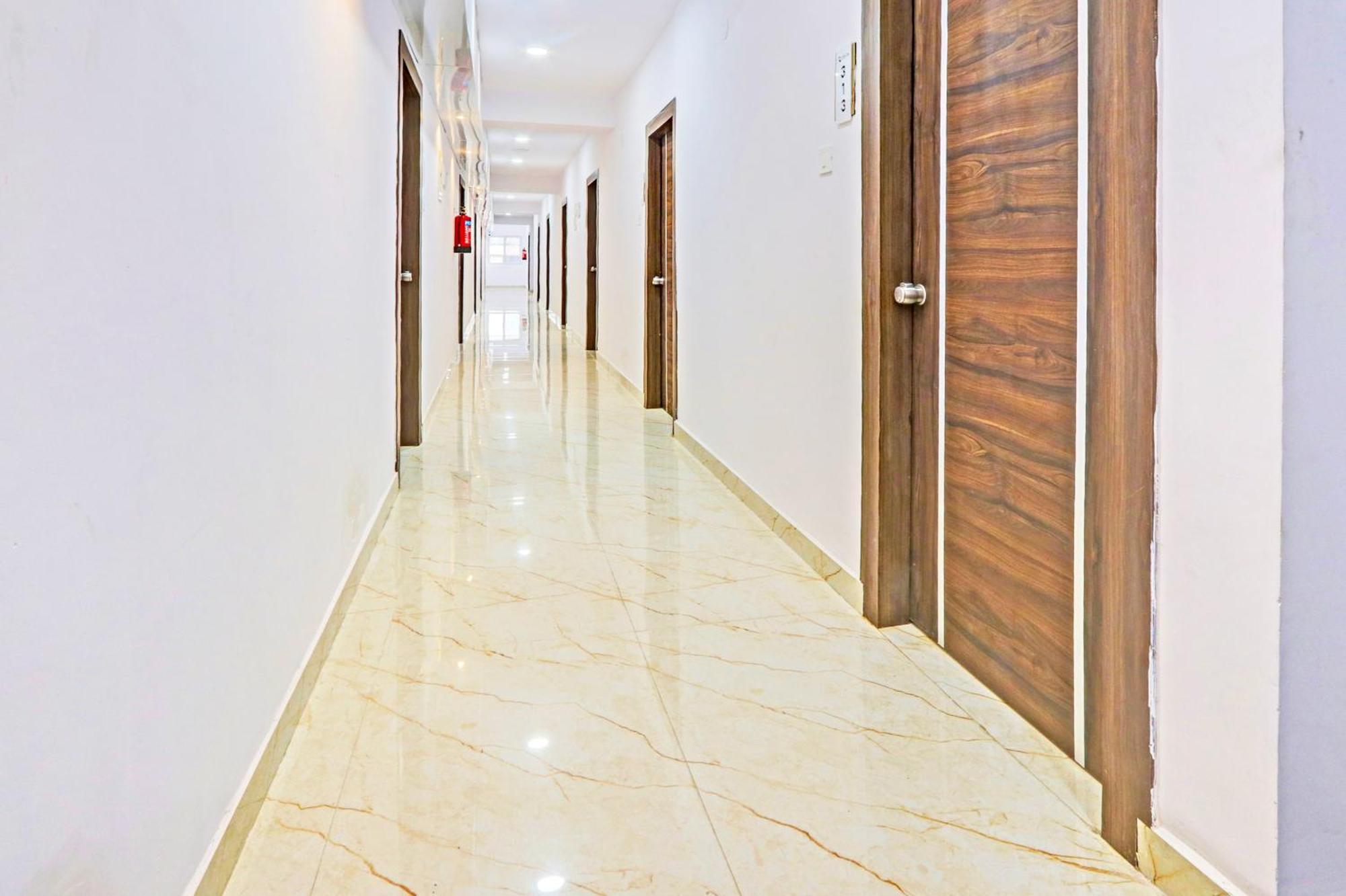 Super Townhouse Qualia Elite S R Nagar