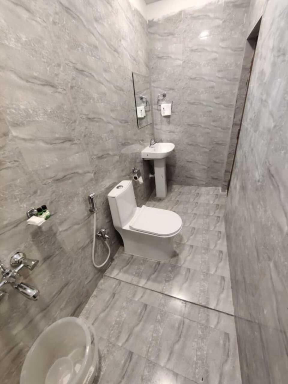 Hotel Elite Gachibowli 3*