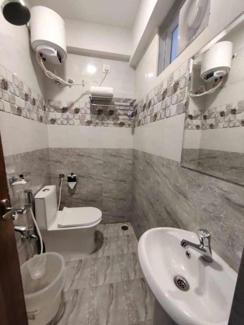Hotel Elite Gachibowli 3*