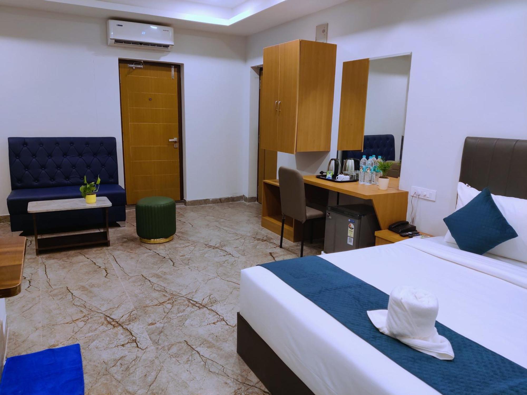 Hotel Elite Gachibowli 3*
