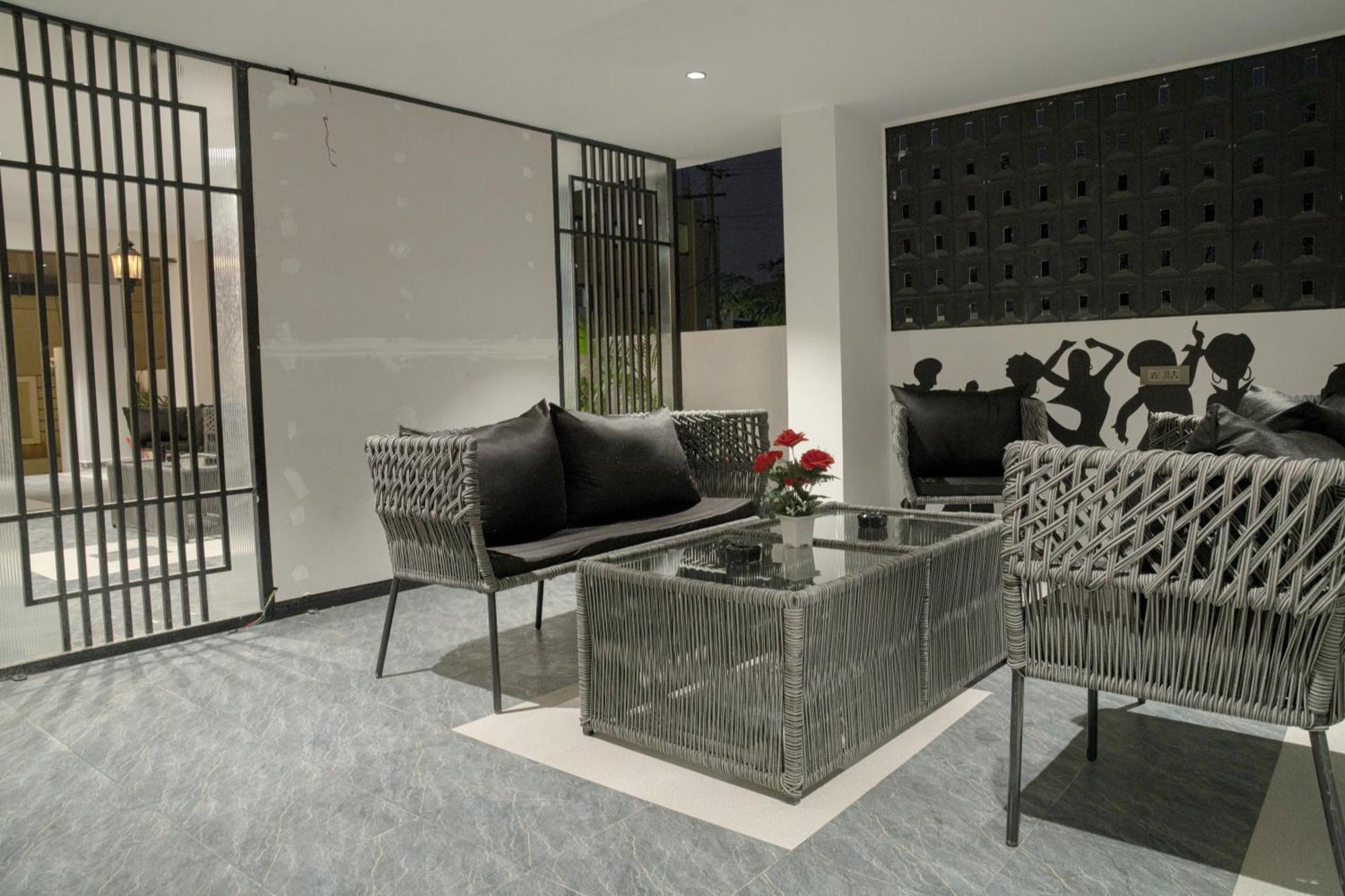 Hotel Euphoria Airport Zone *