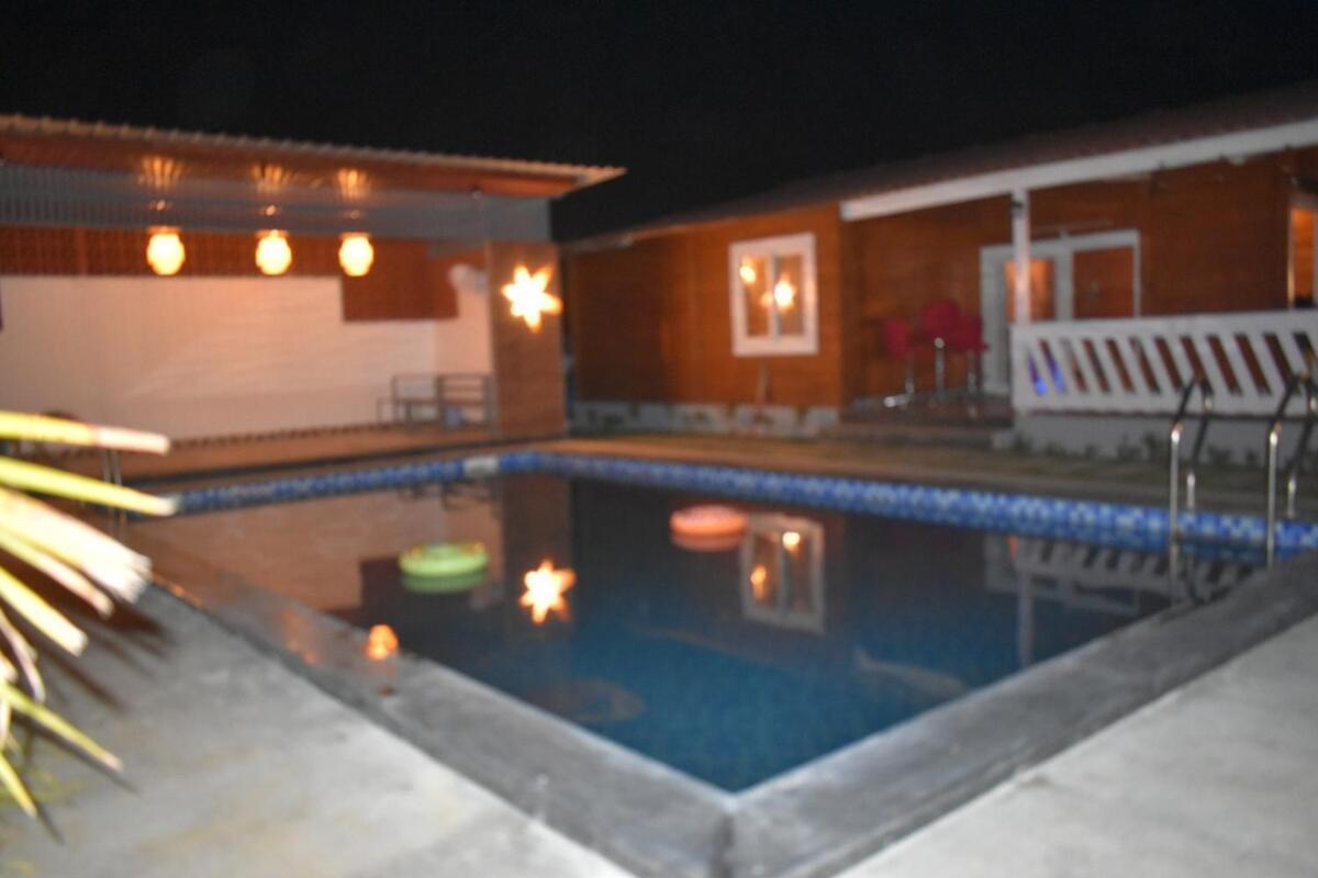 Private Pool 3bhk Wooden Moinabad Kukufarm *