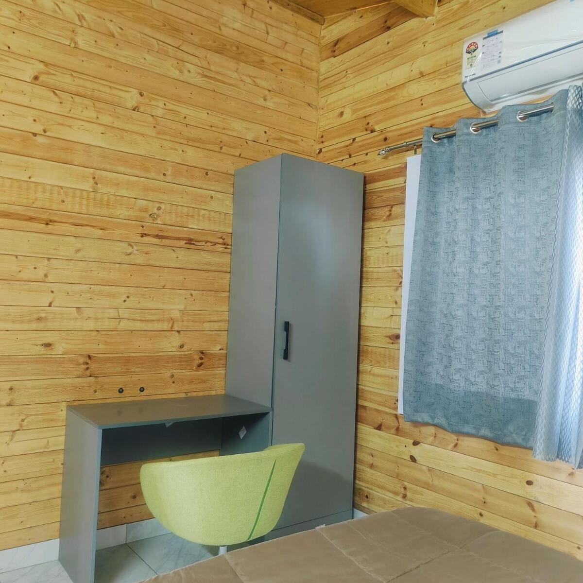 Chalet Private Pool 3bhk Wooden Moinabad Kukufarm
