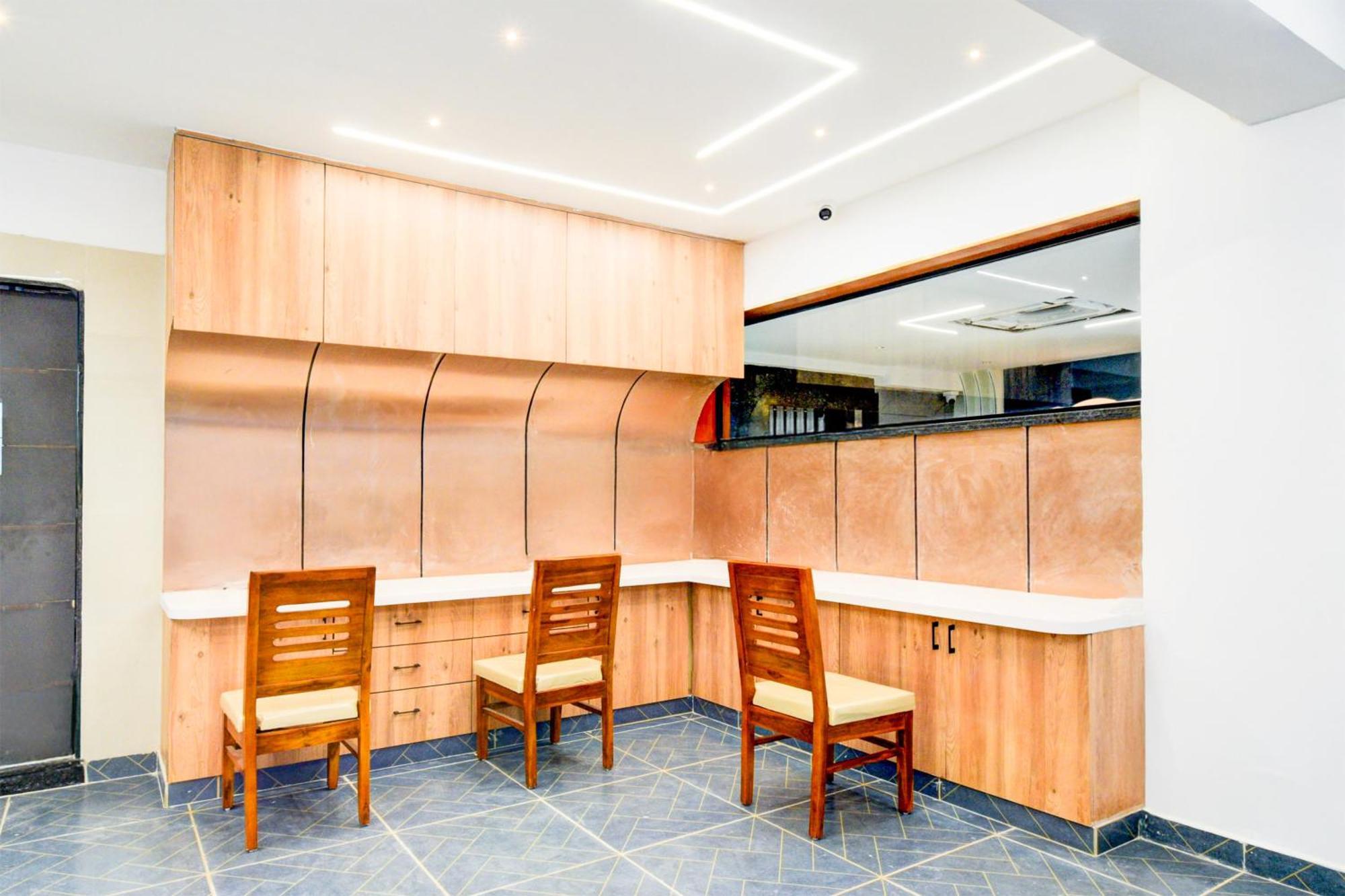 Hotel Townhouse Aarav Business