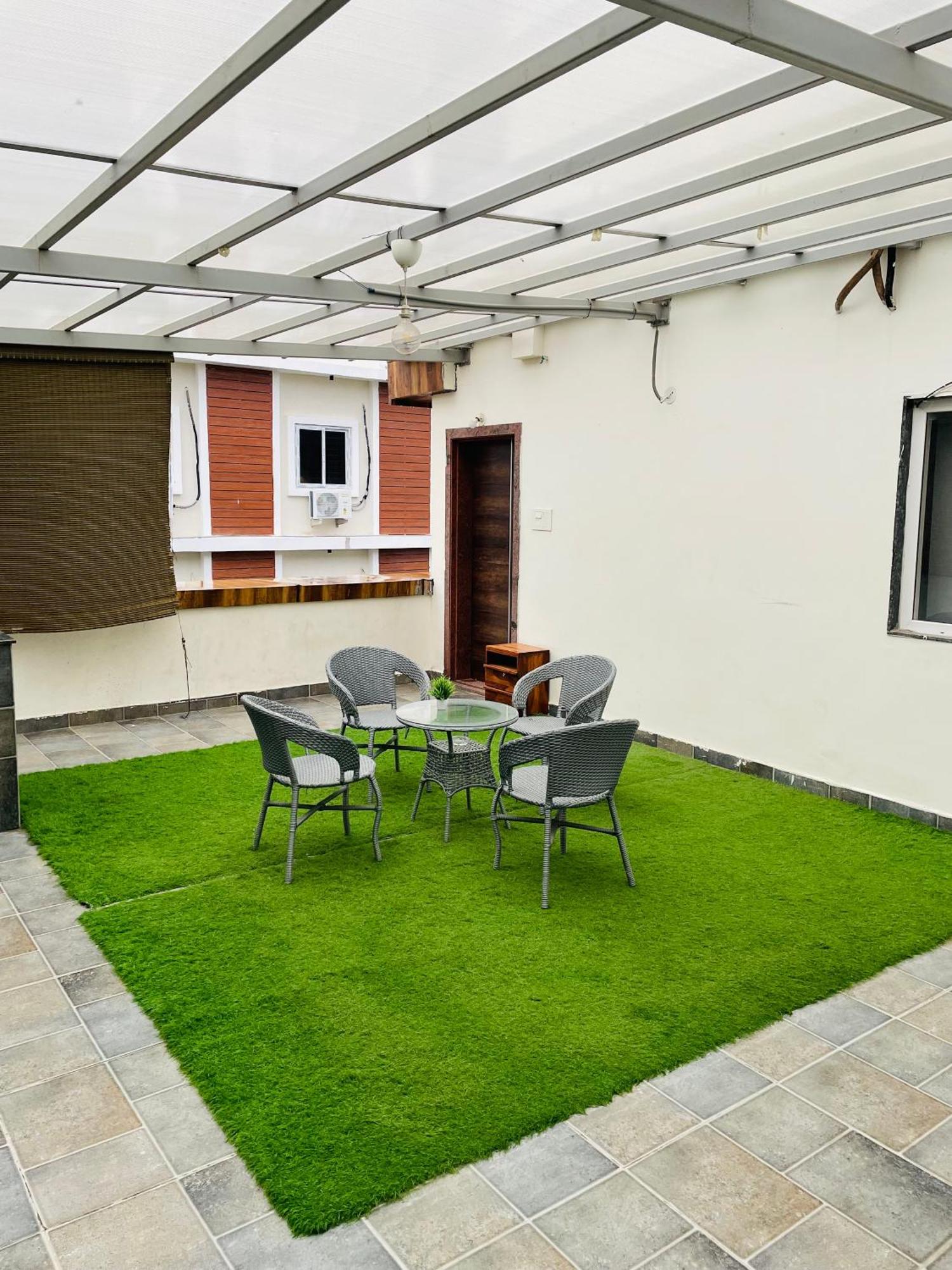 Noah Suits-2bhk Nearusconsulate Apartment Hyderabad