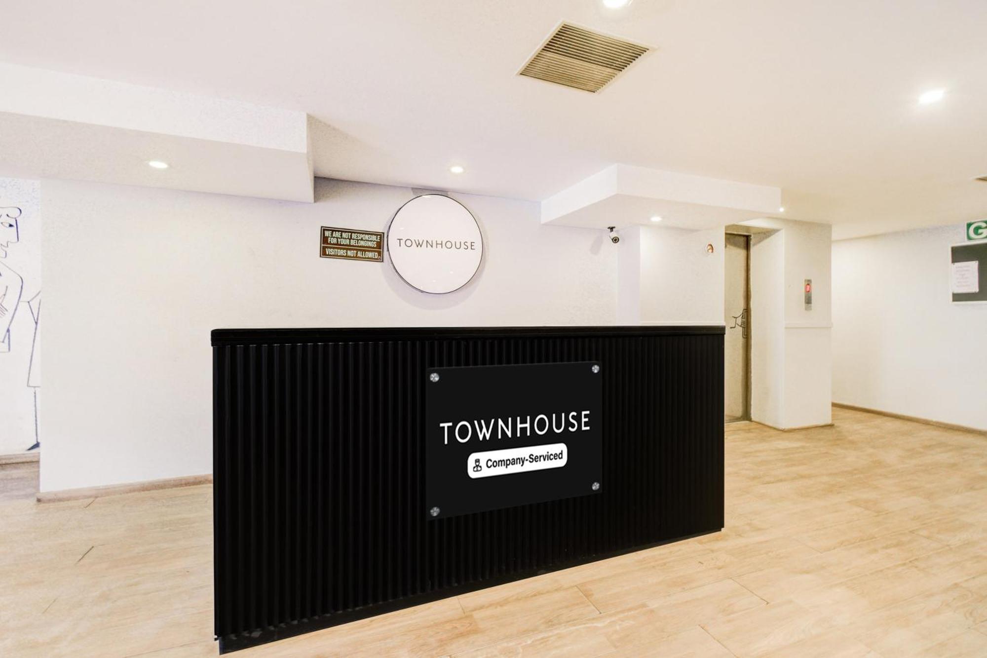 Super Townhouse Lakdikapul