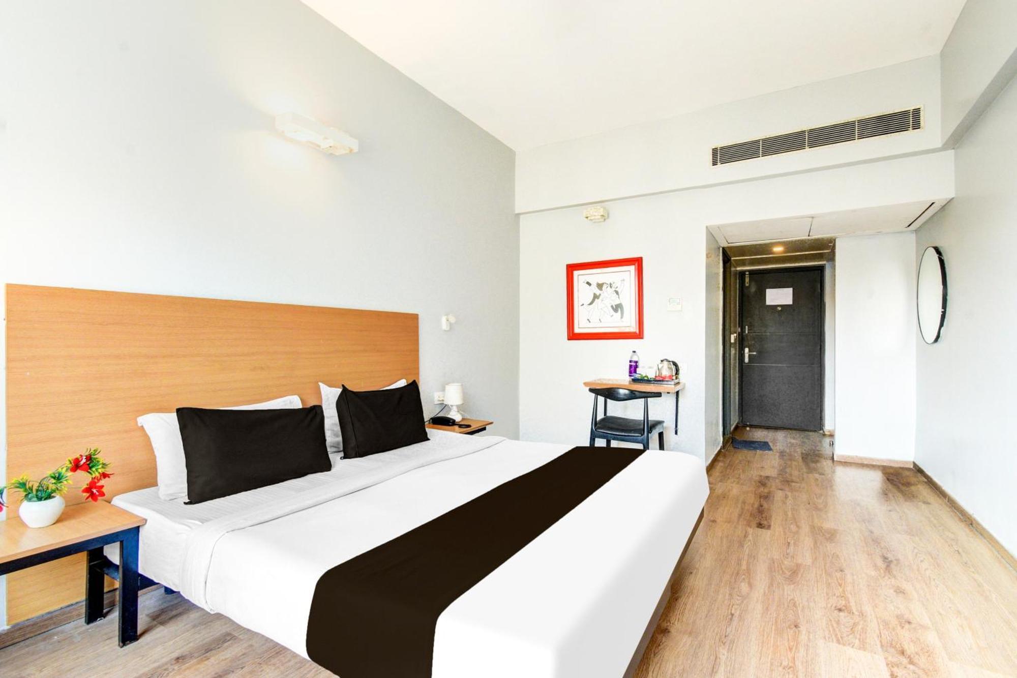 Super Townhouse Lakdikapul 4* Hyderabad