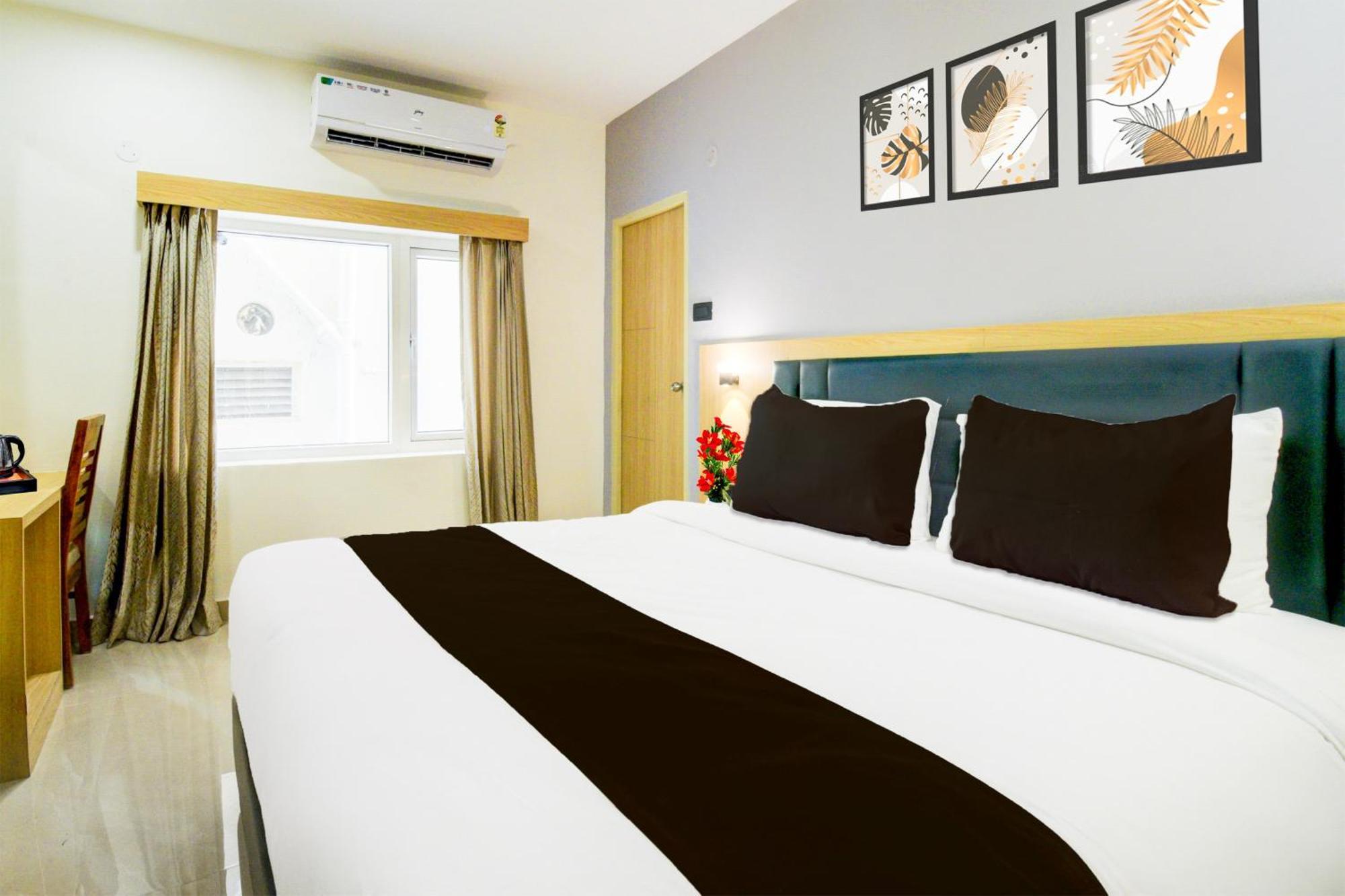 Townhouse Aarav Business Hotel