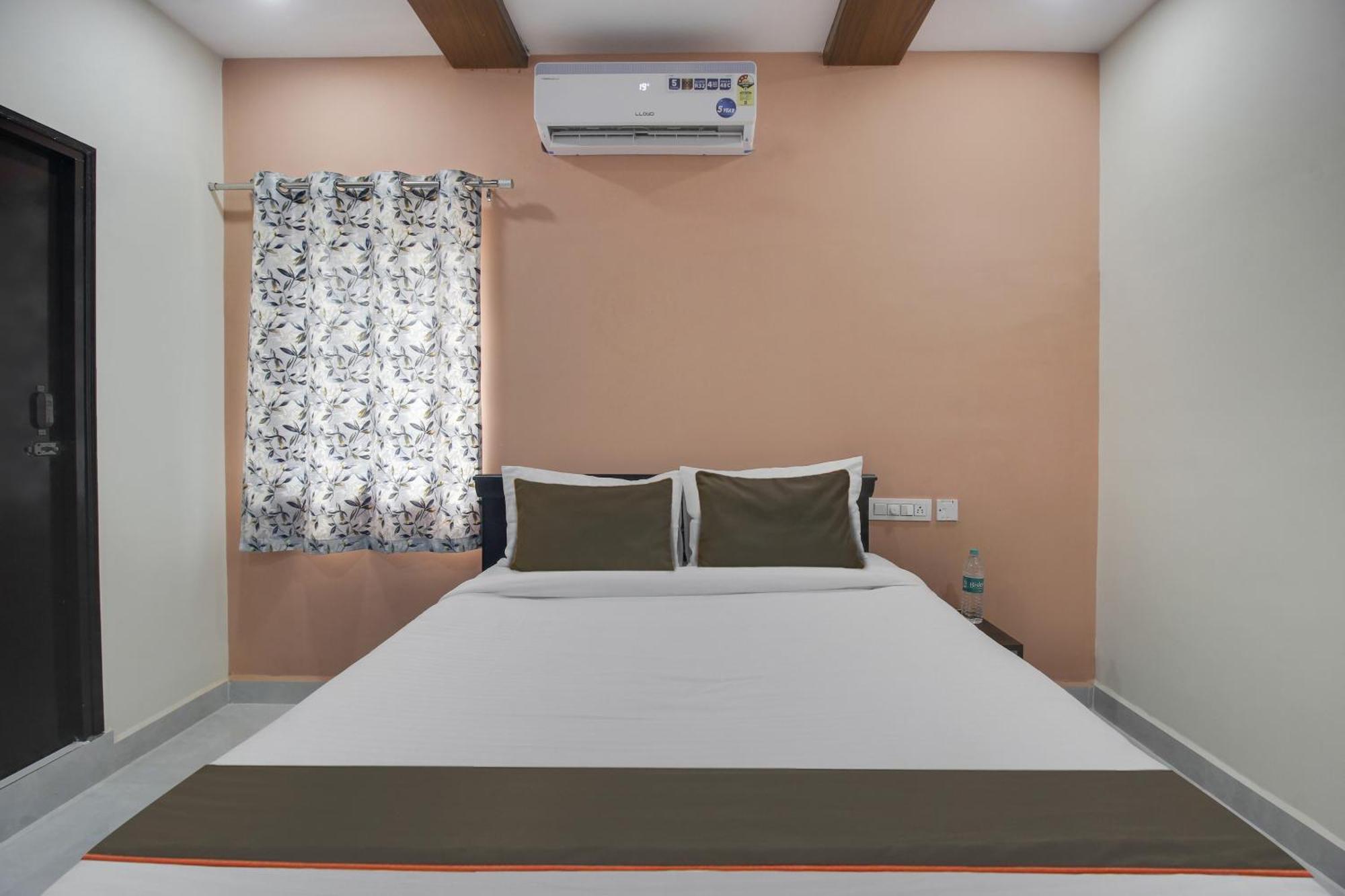 Collection O Siri Grand Hyderabad