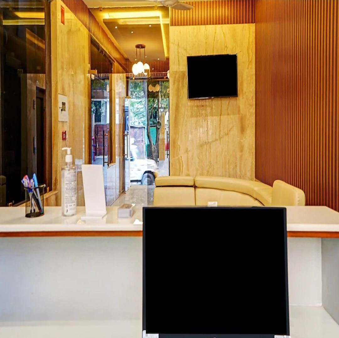 Blossom Abhi Residency - Opp Cyber Tower- A Luxury Collection Hotel- Free Early Check-ins 3*