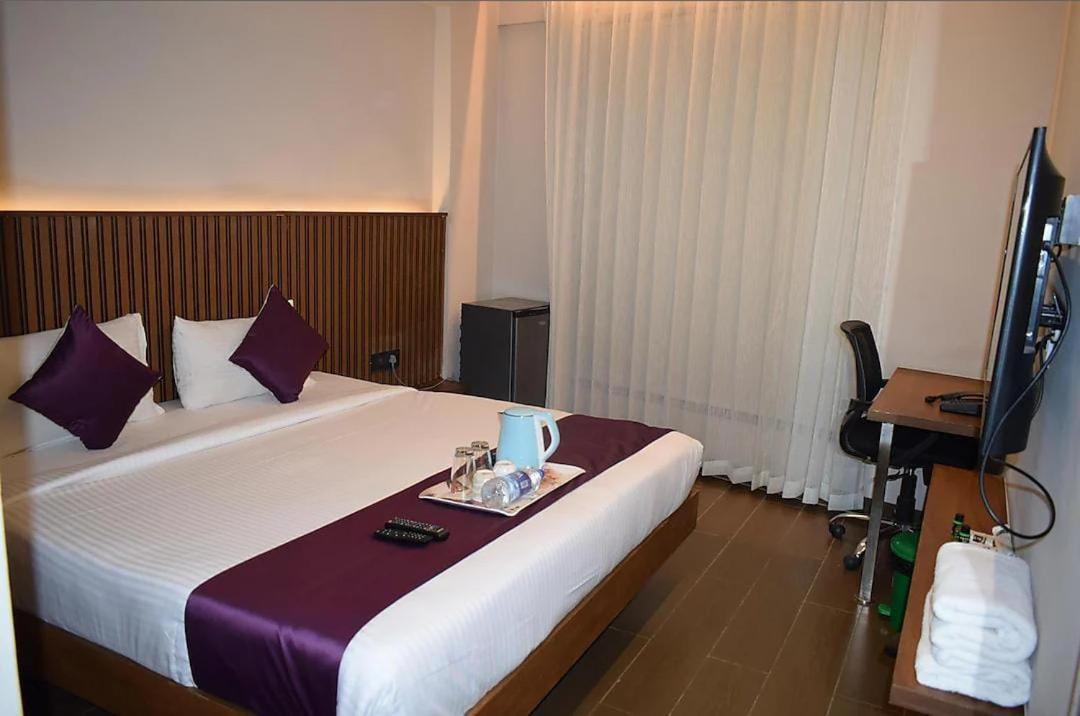 Blossom Abhi Residency - Opp Cyber Tower- A Luxury Collection Hotel- Free Early Check-ins Hotel 3*