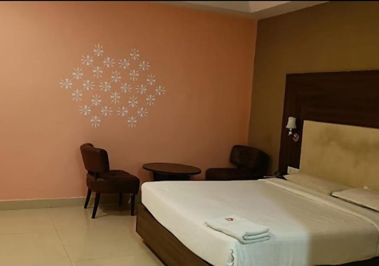 Kinara Grand Hotel
