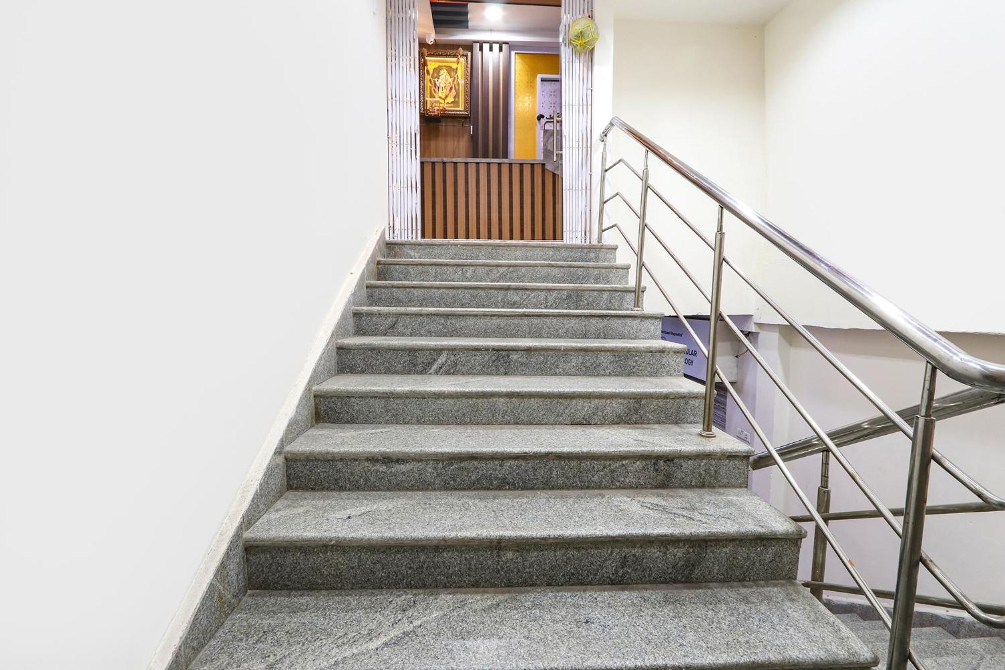 Fabhotel Vgr Comforts - Nr Khairtabad Metro Station