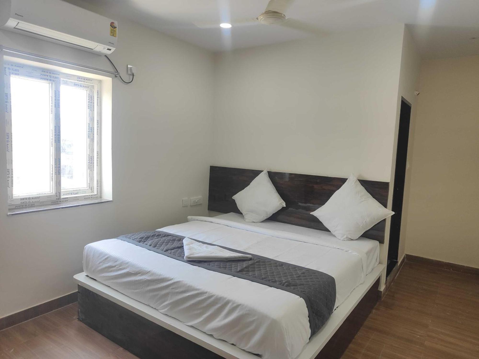 Hotel Townhouse Vanasthali Puram