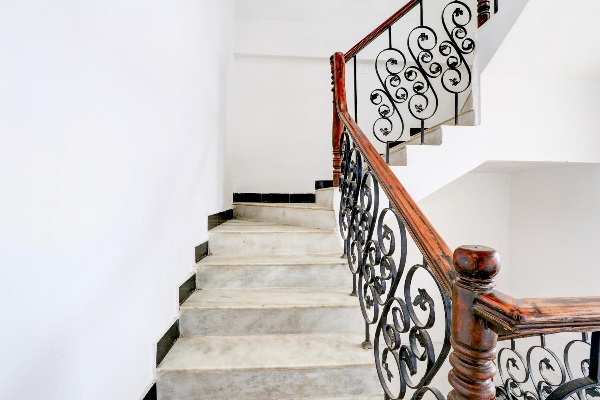 Hotel O Banjara 3*