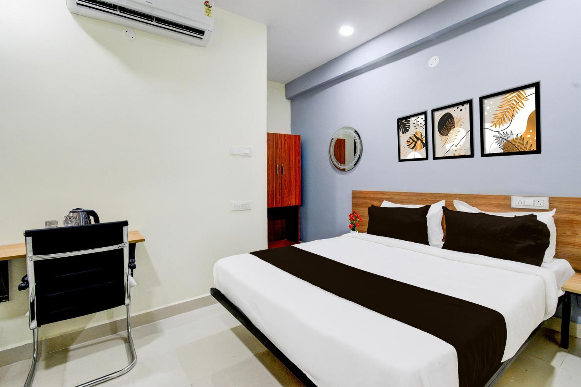 Super Townhouse Kukatpally North Formerly Munagala Arcade Hotel
