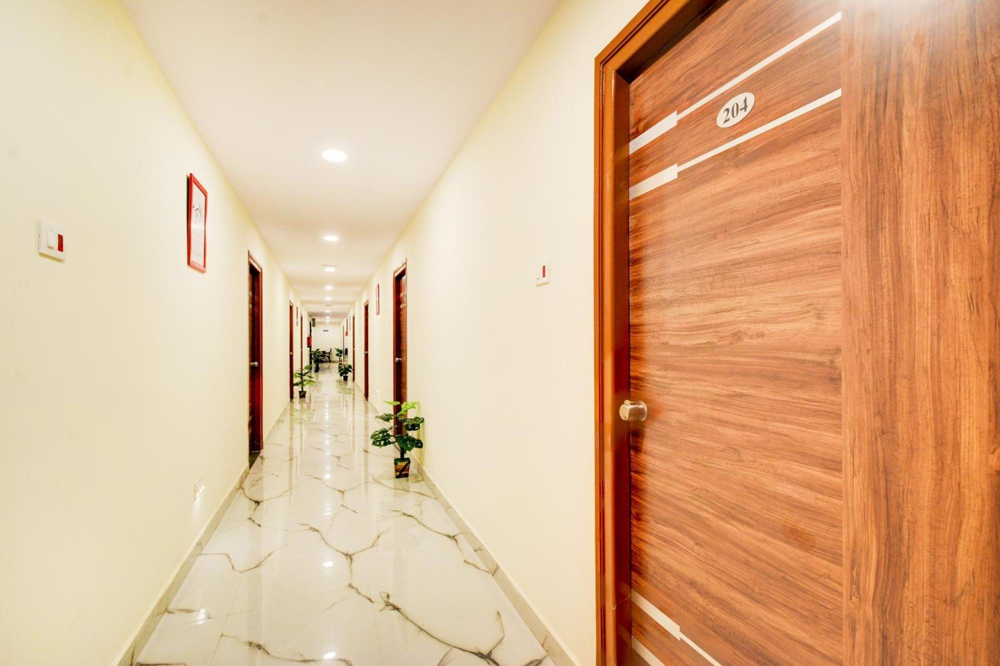 Hotel Townhouse De Alphabet - Gandimaissamma 4*