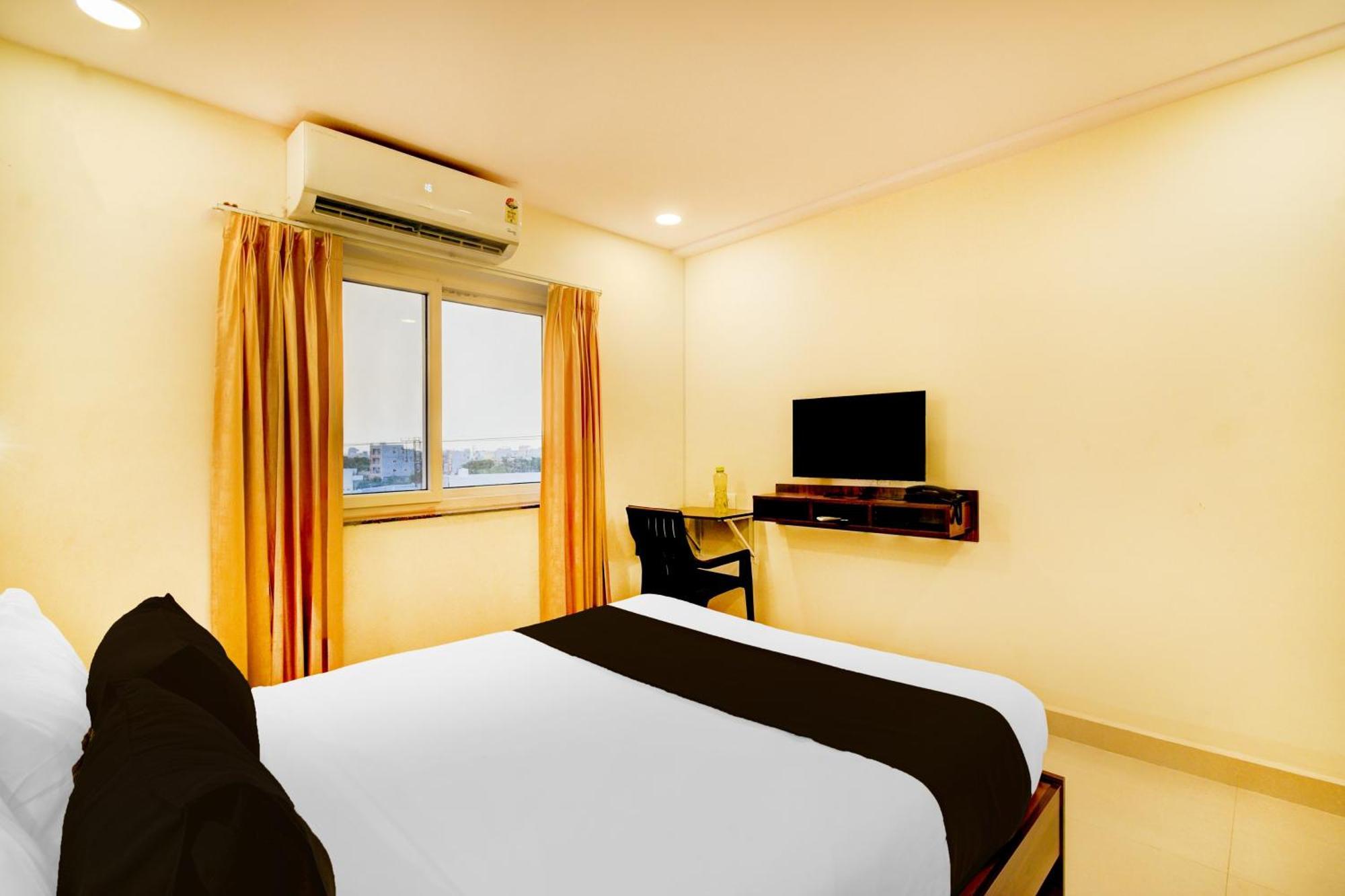 Hotel Townhouse De Alphabet - Gandimaissamma