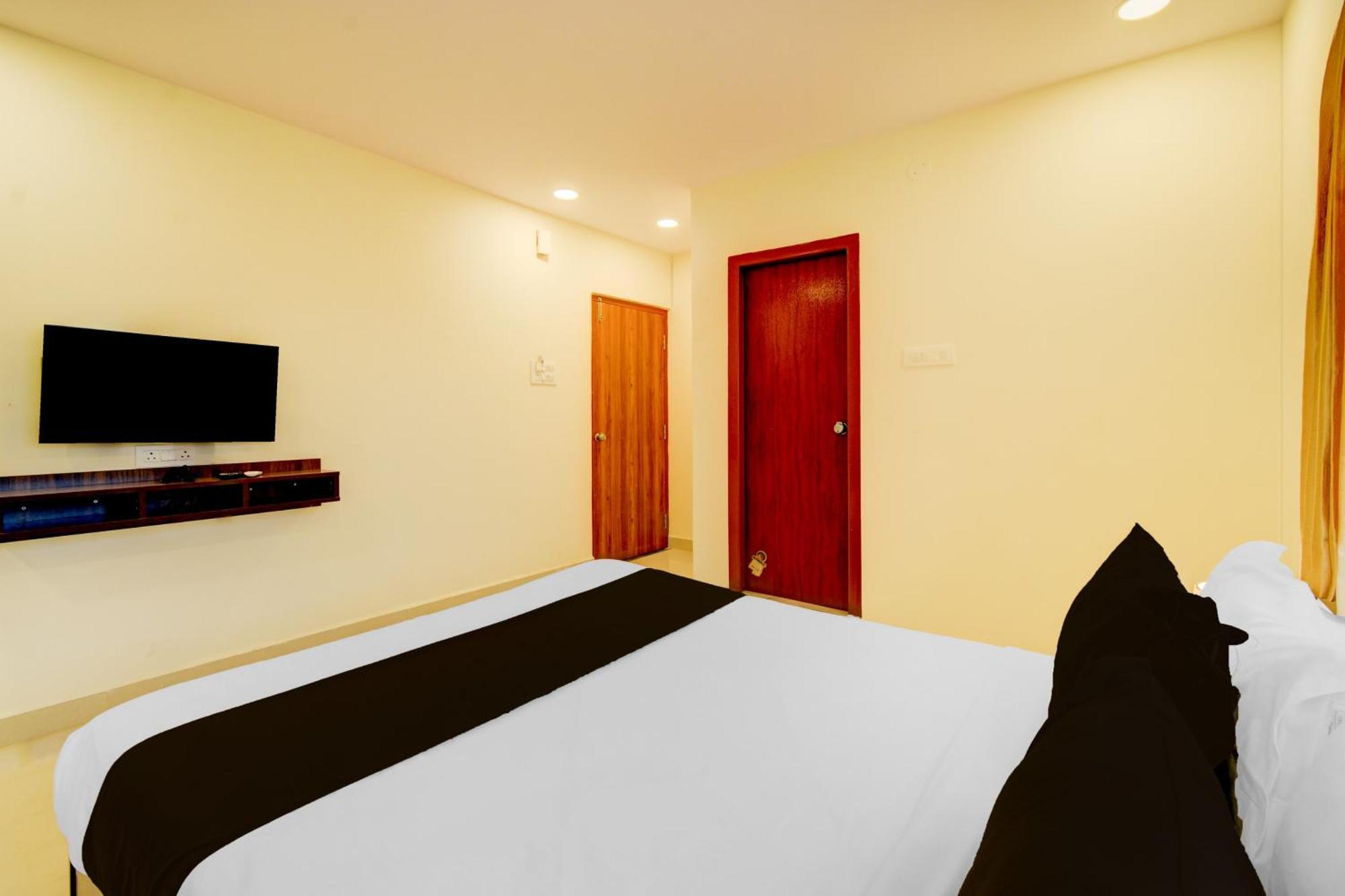 Hotel Townhouse De Alphabet - Gandimaissamma 4*