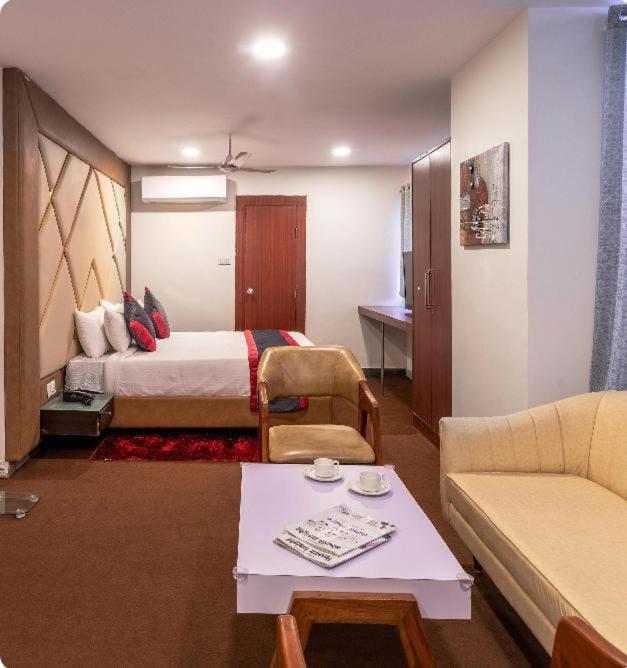 Blossom Abhi Residency - Opp Cyber Tower- A Luxury Collection Hotel- Free Early Check-ins Hotel 3*