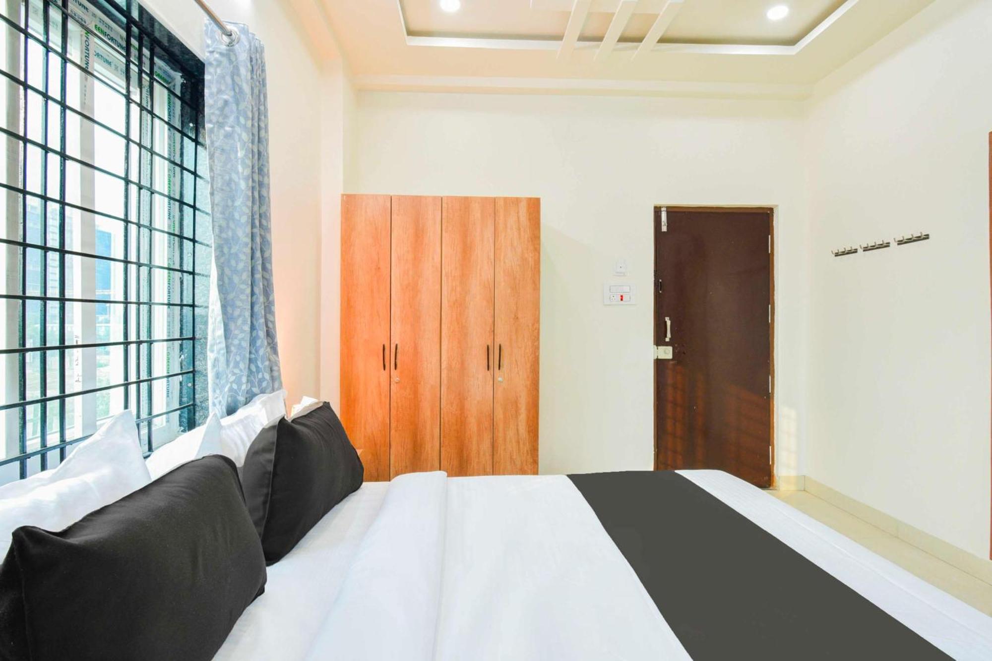 Super Townhouse Kokapet Near Gar Hotel Gundipet