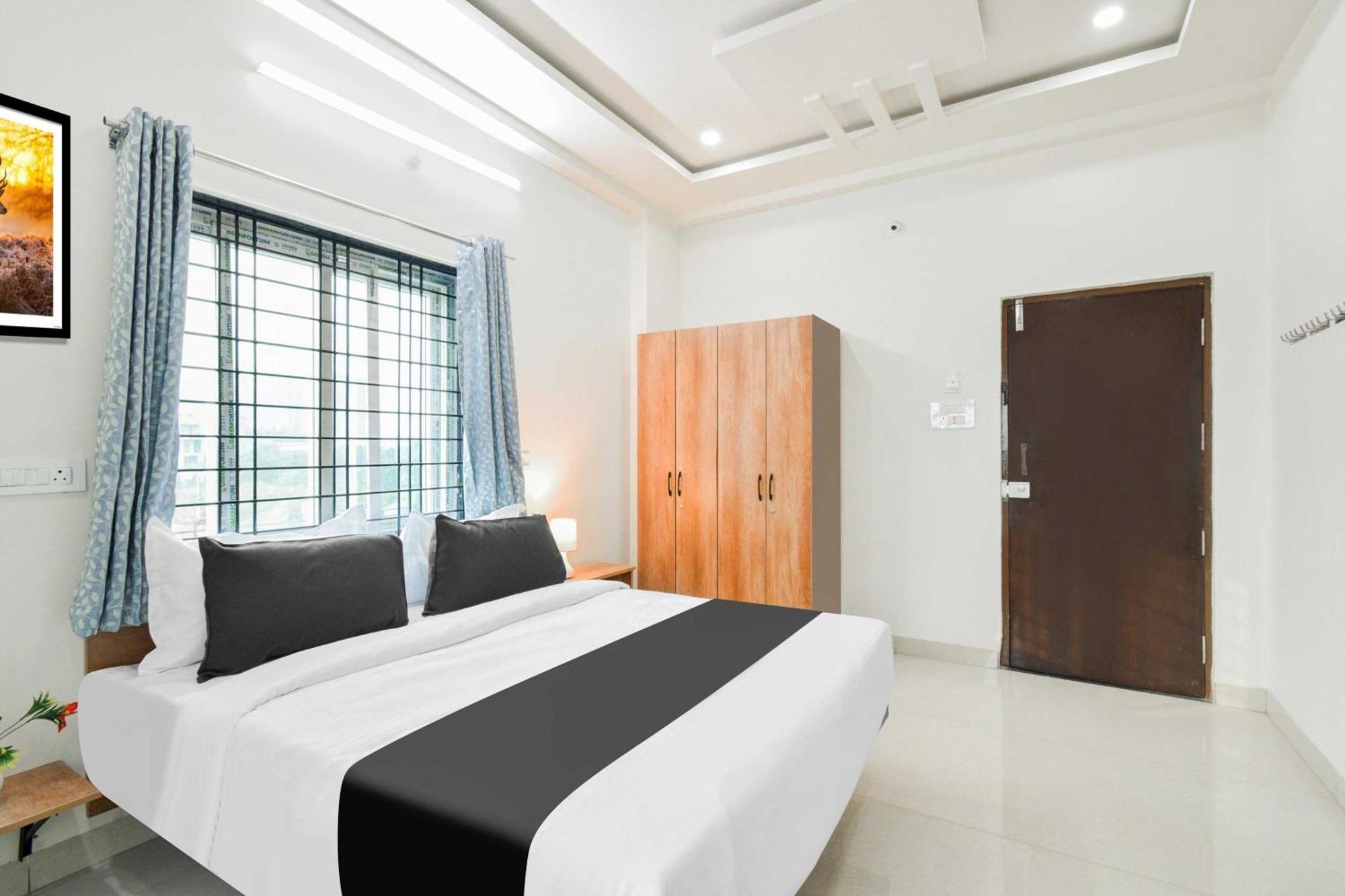 Hotel Super Townhouse Kokapet Near Gar