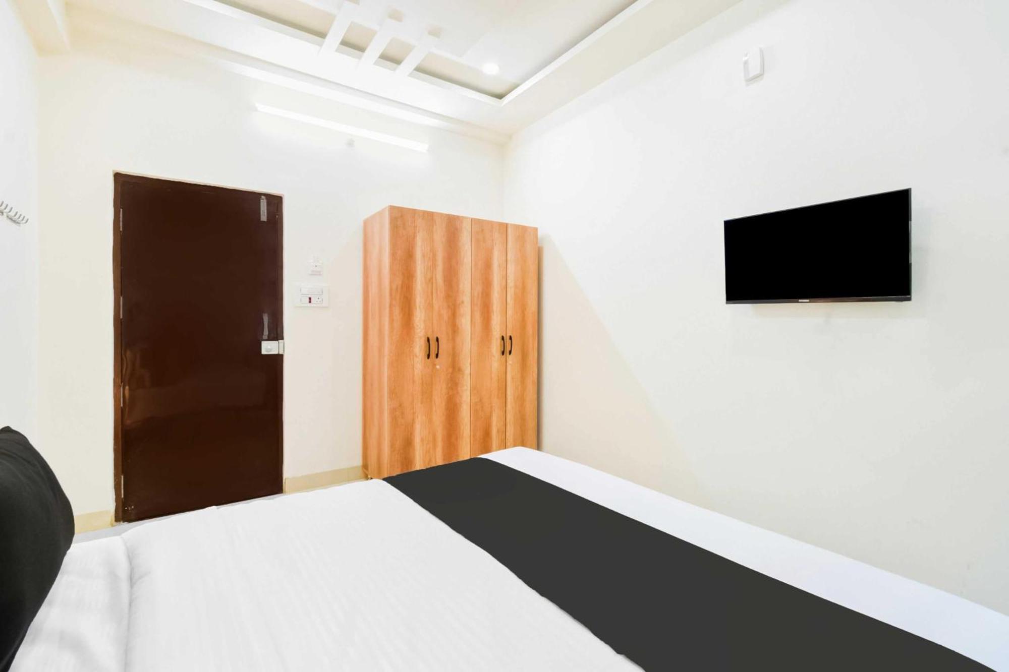 Super Townhouse Kokapet Near Gar