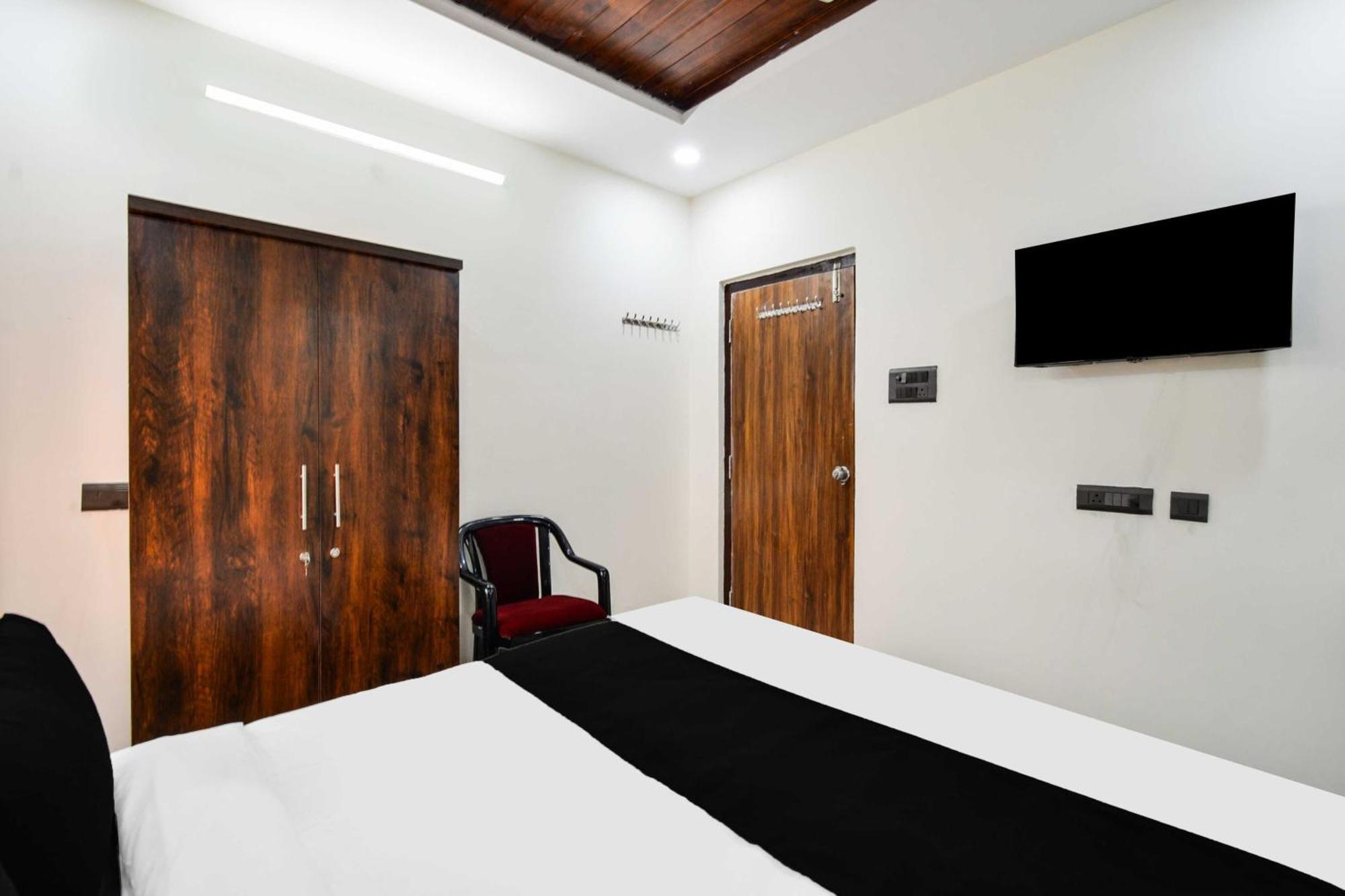 Hotel Super O Gachibowli Near Isb