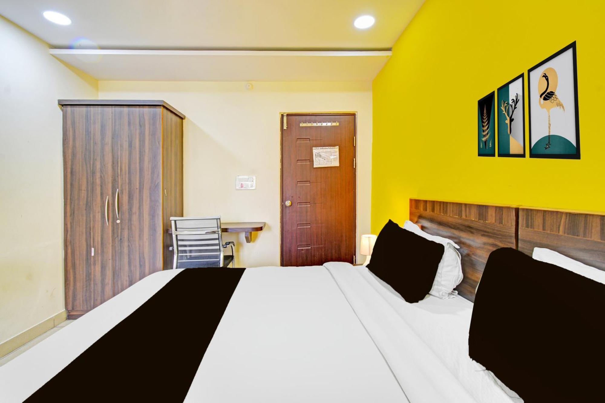 Super Collection O Kondapur Hyderabad Formerly Dunes Hotel 3*