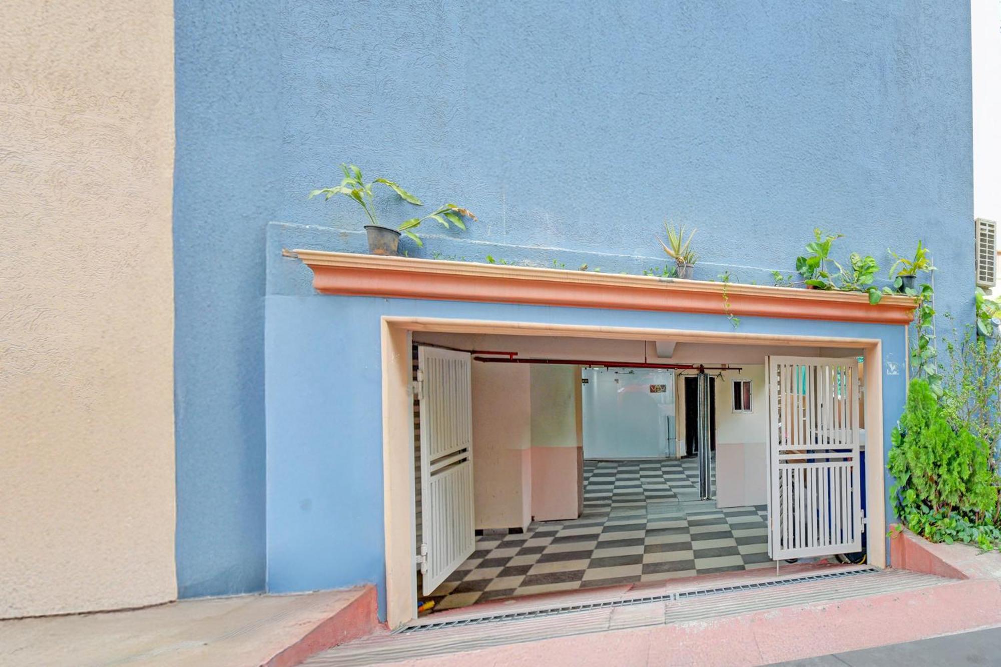 Super Collection O Kondapur Hyderabad Formerly Dunes Hotel Kondapur (Telangana)