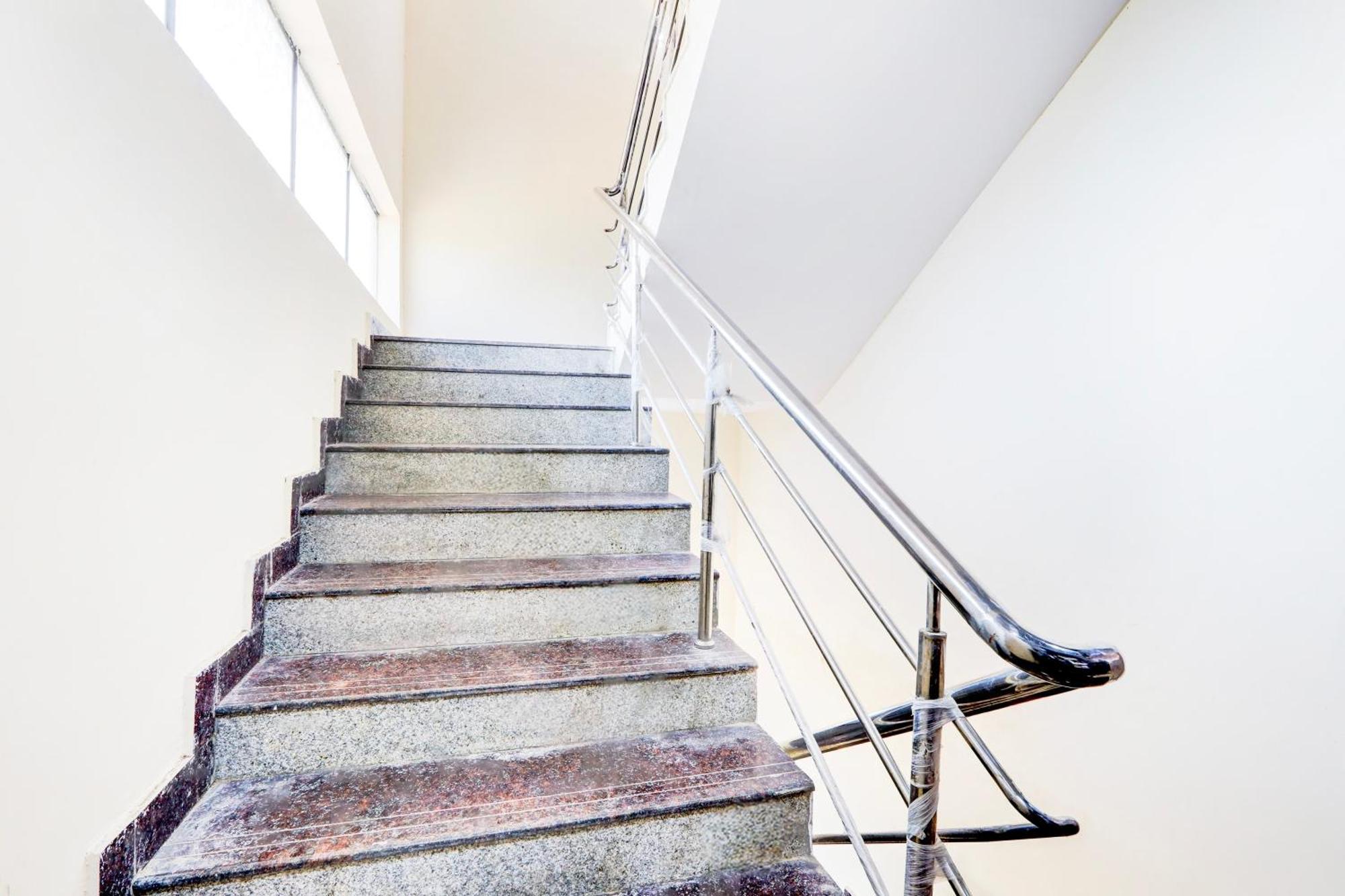 Hotel O Moon Star Nearby Rampally,ghatkesar And Cherlapalli