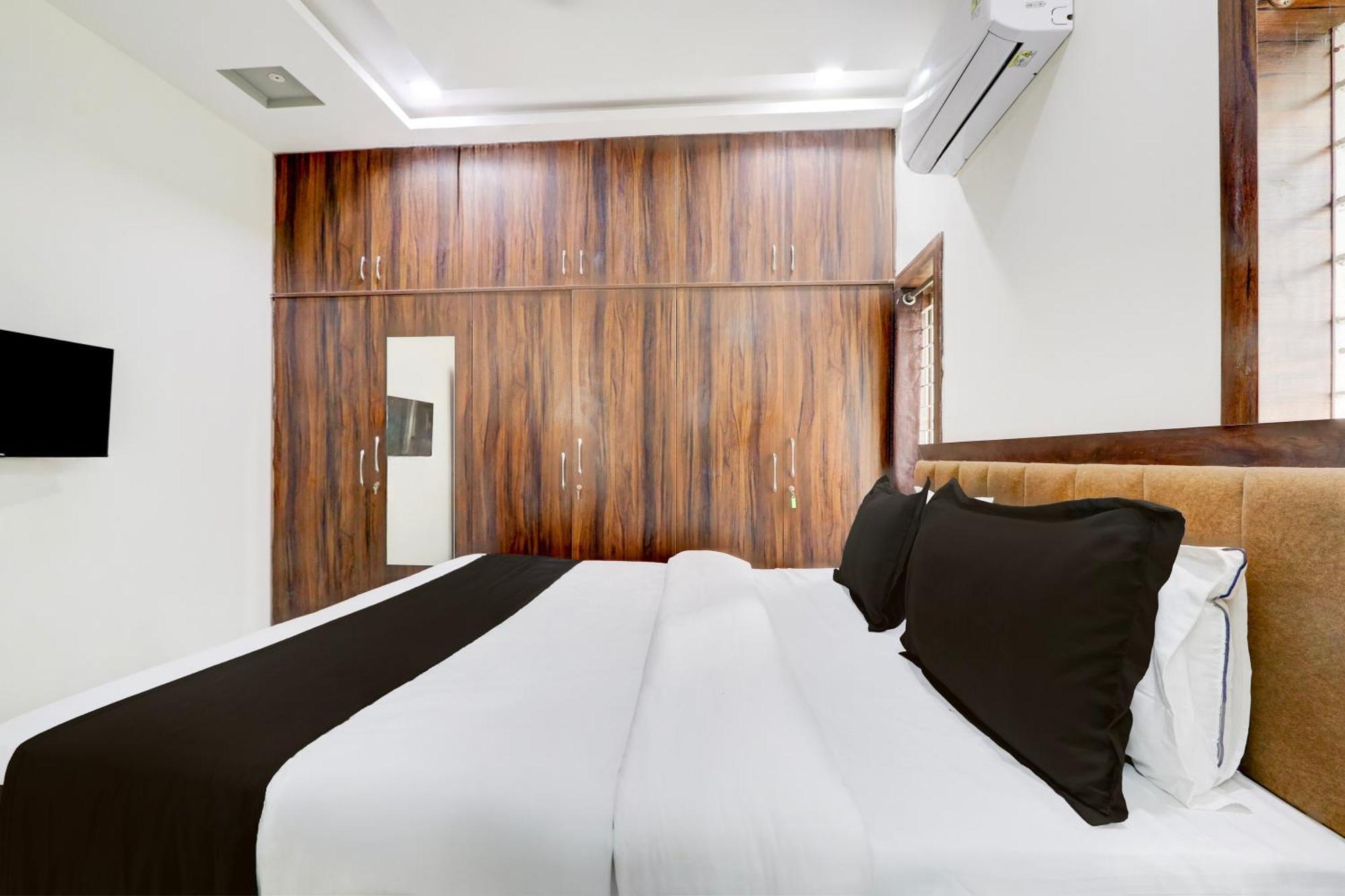 Hotel O Rock View Suits Hyderabad