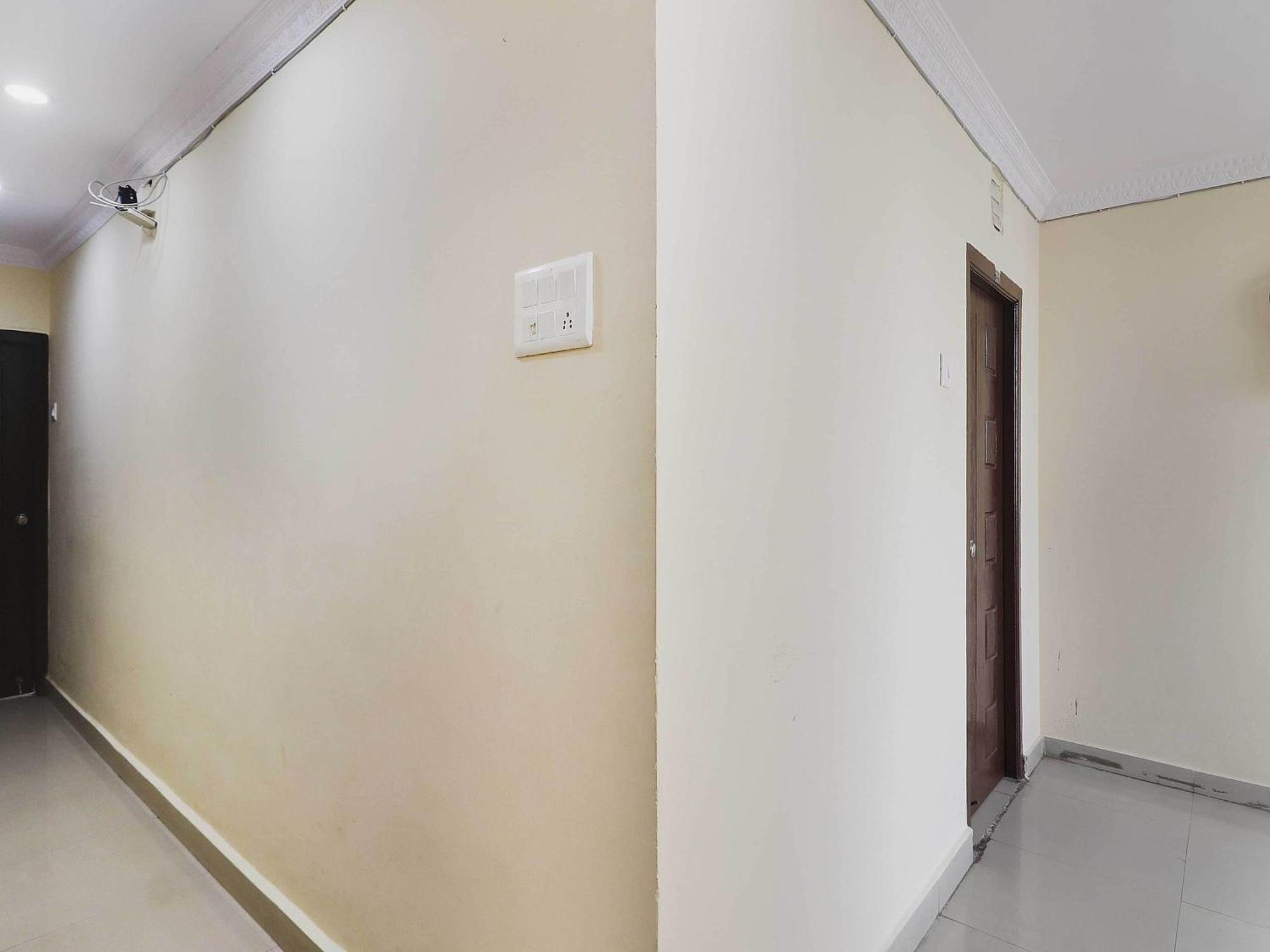 Hotel O Sai Pariwar Near Snow World Hyderabad
