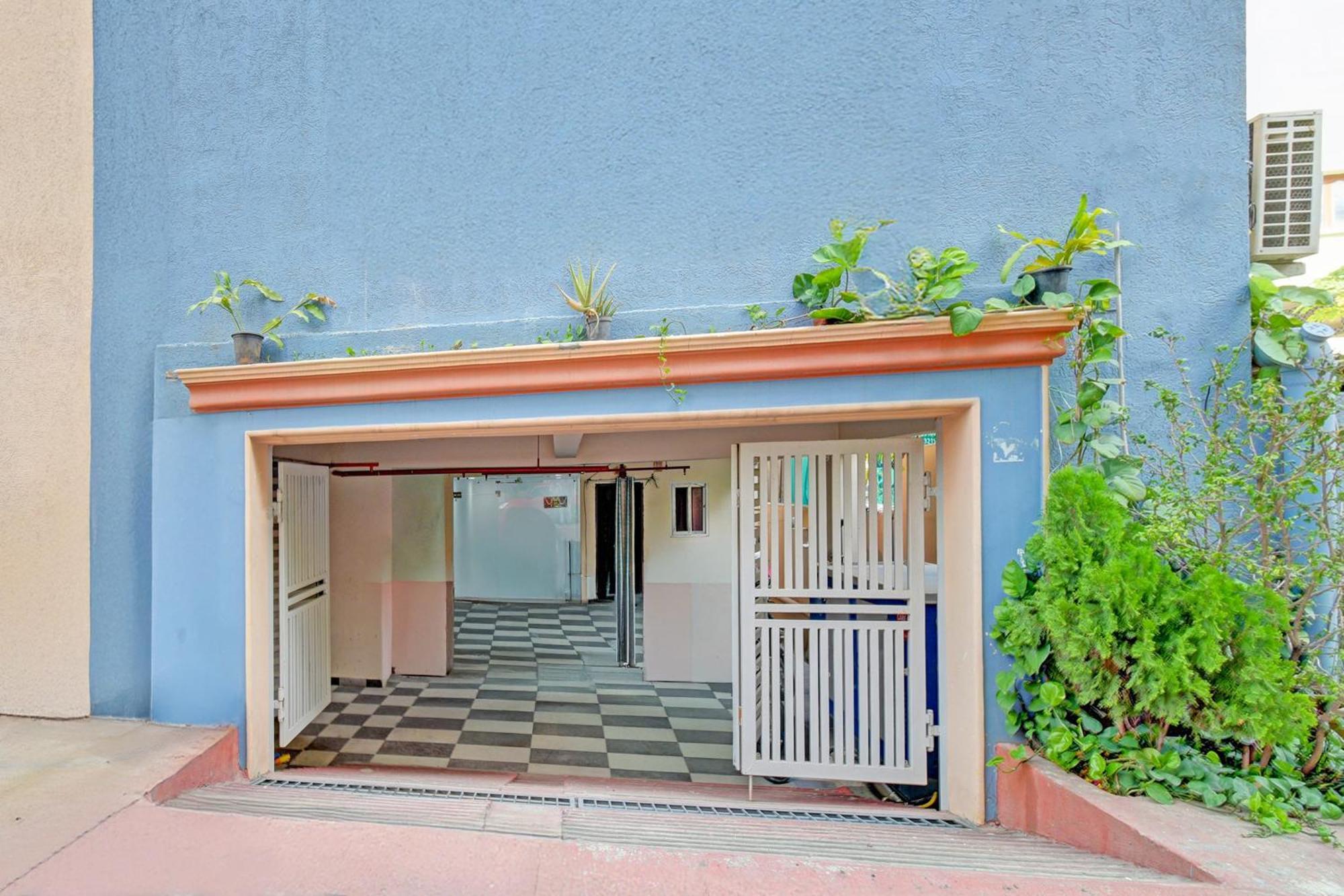 Hotel Super Collection O Kondapur Hyderabad Formerly Dunes Kondapur (Telangana)