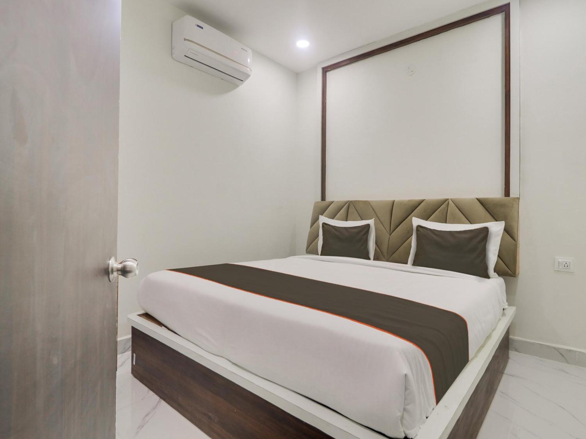 Hotel Collection O Rb Grand @ Kompally