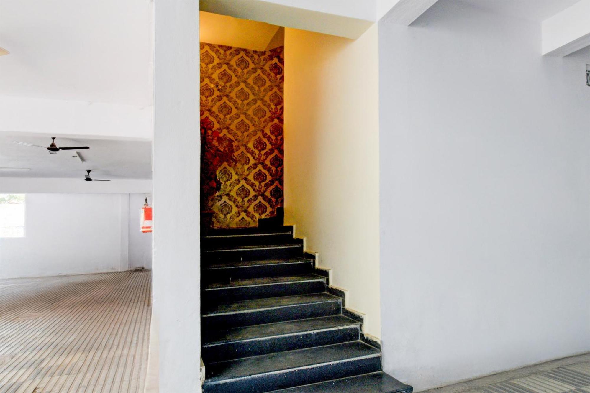 Hotel Collection O Peddamma Gudi Formerly Loyal Suits 3*
