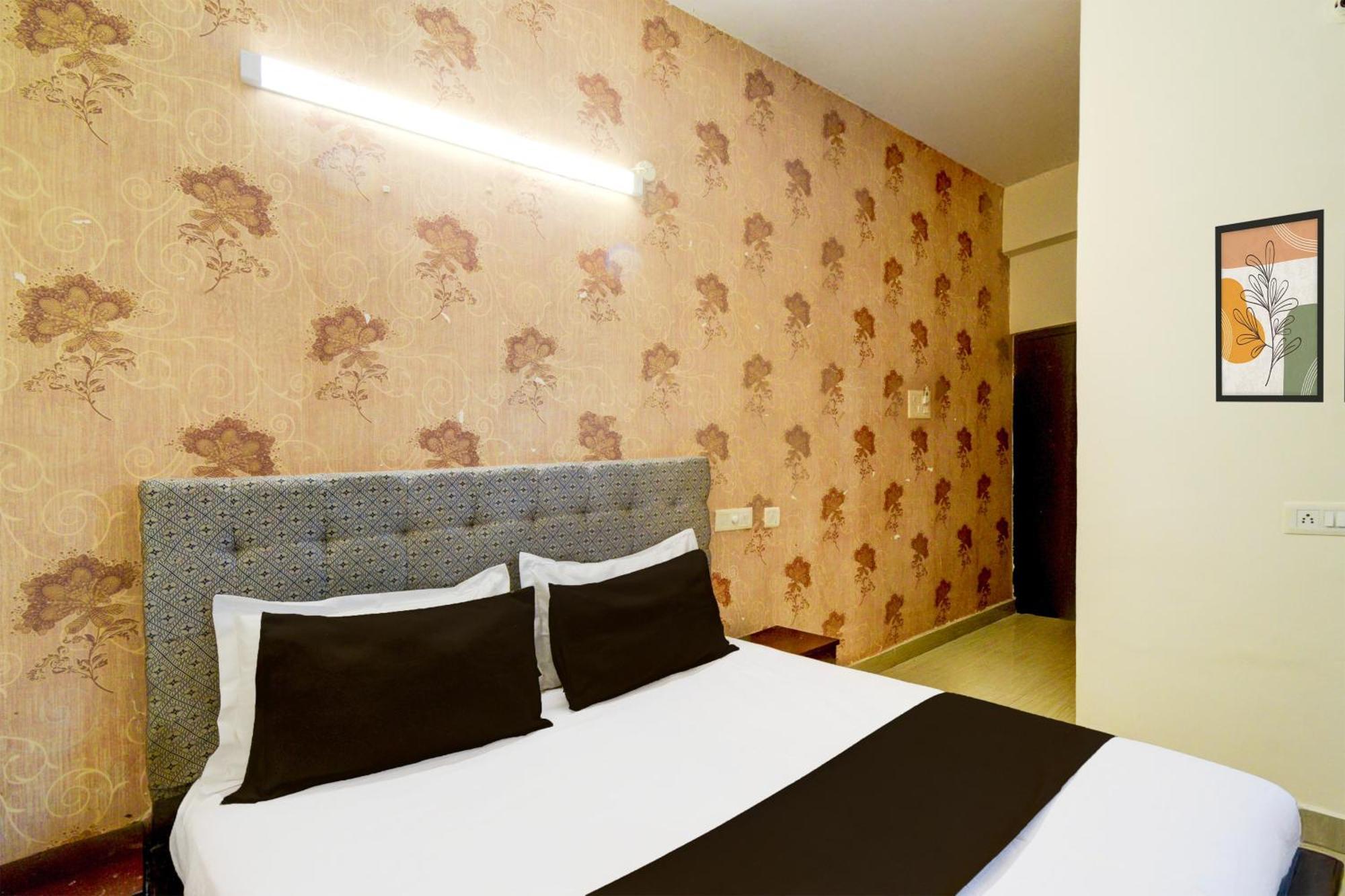 Collection O Peddamma Gudi Formerly Loyal Suits Hotel 3*
