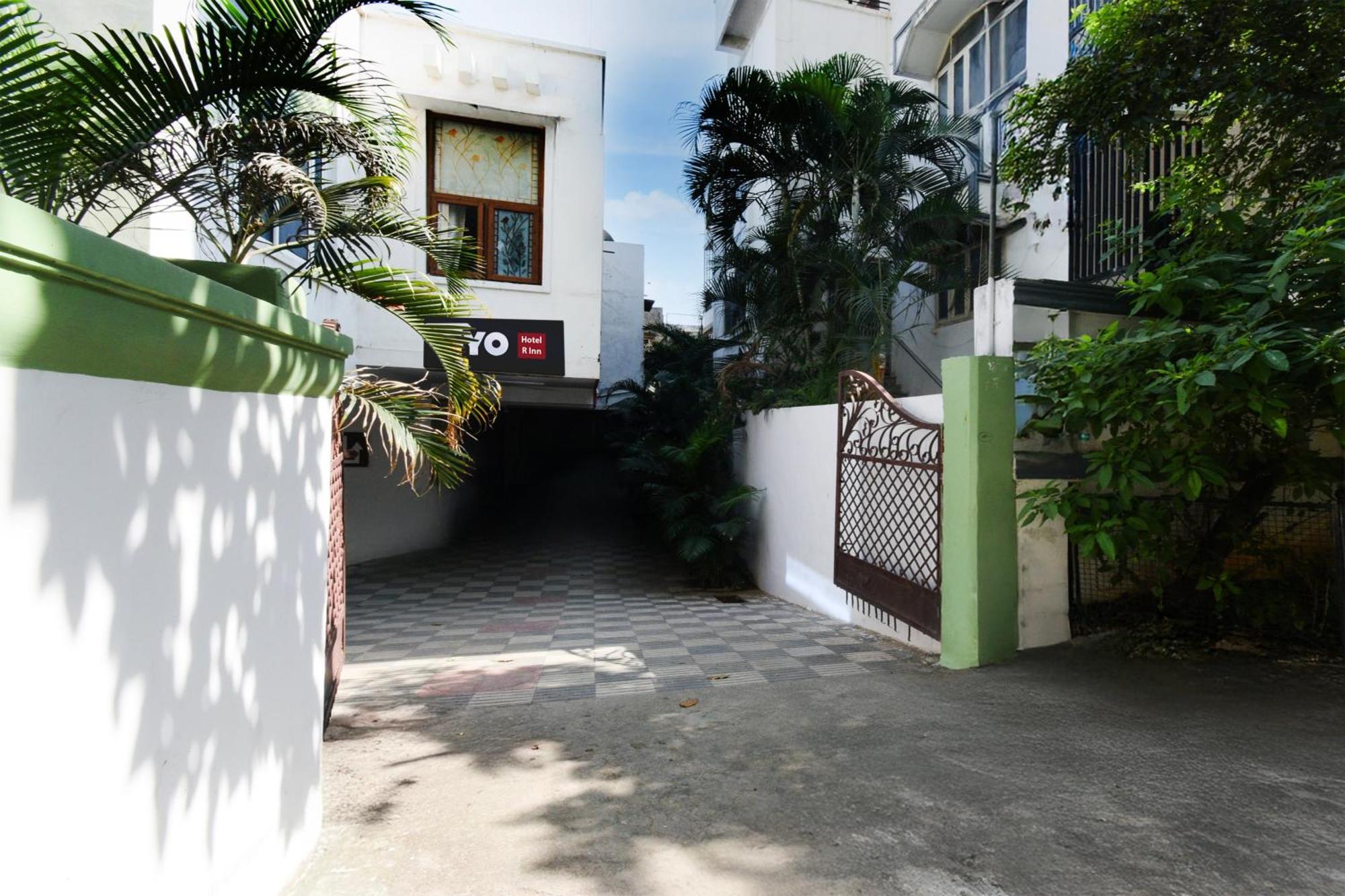Hotel Collection O Peddamma Gudi Formerly Loyal Suits 3*