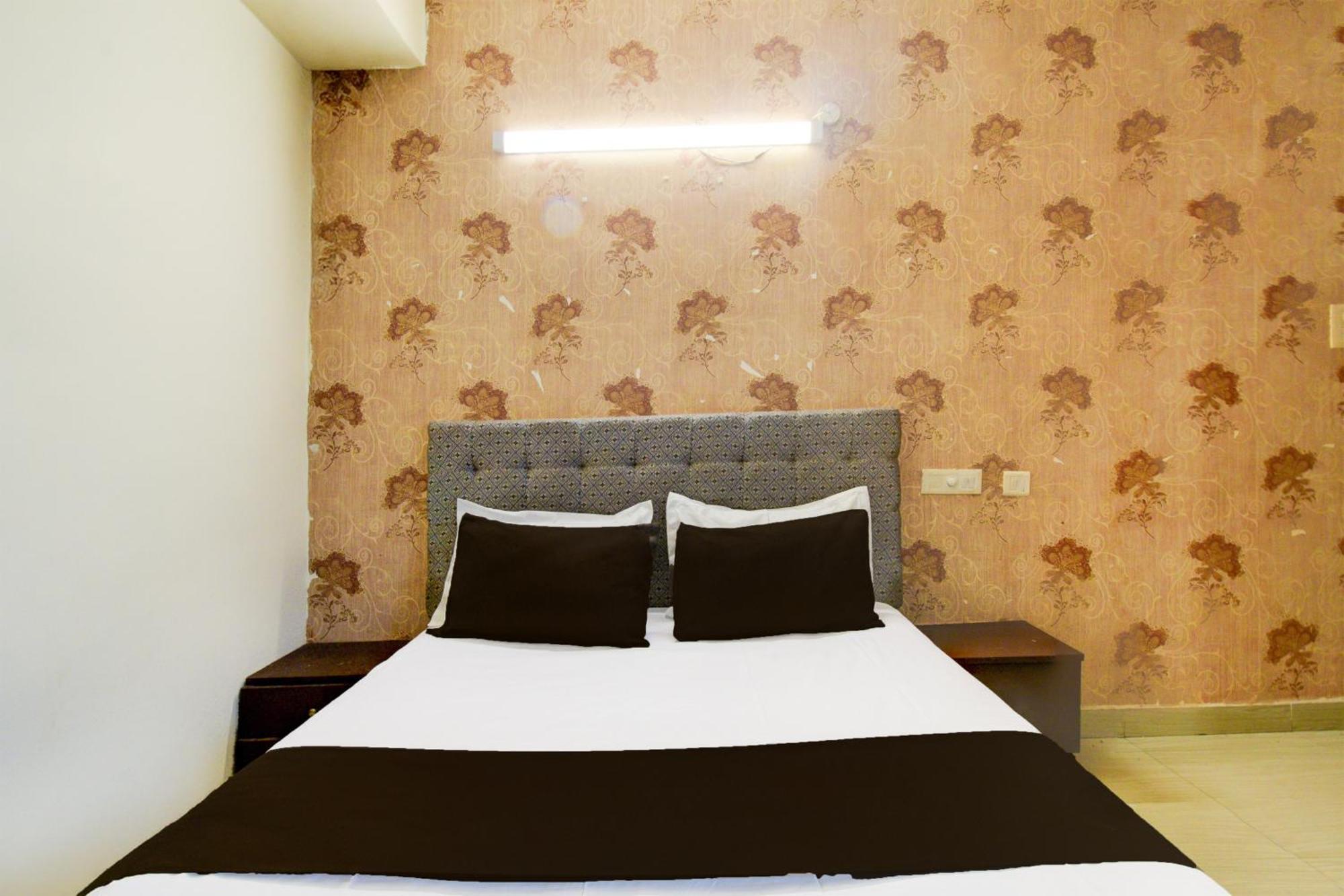 Hotel Collection O Peddamma Gudi Formerly Loyal Suits