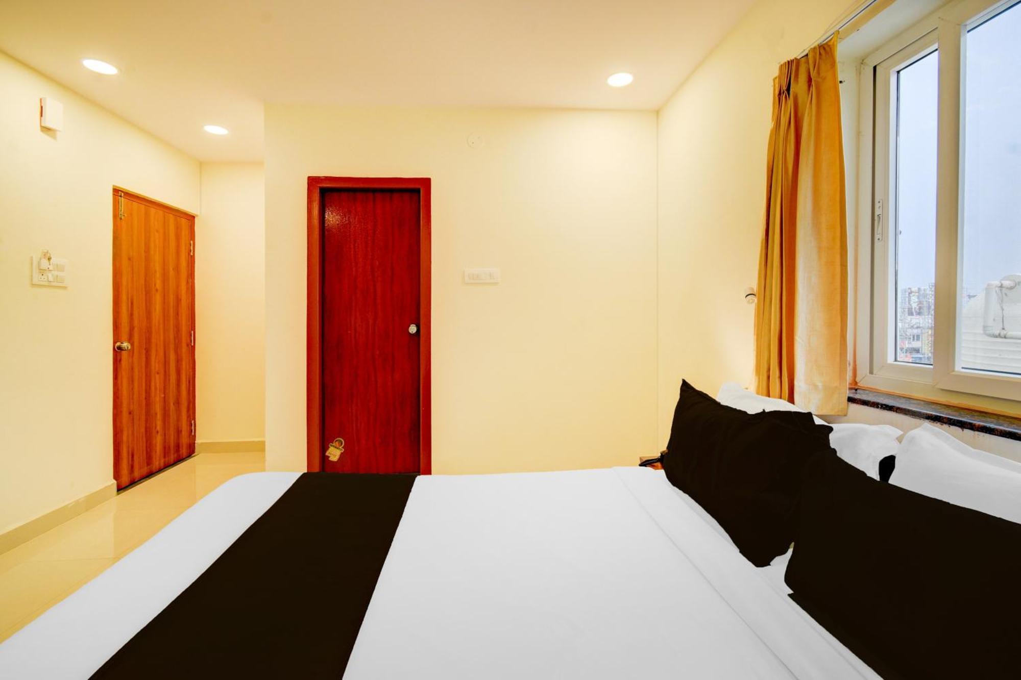 Hotel Townhouse De Alphabet - Gandimaissamma Hyderabad