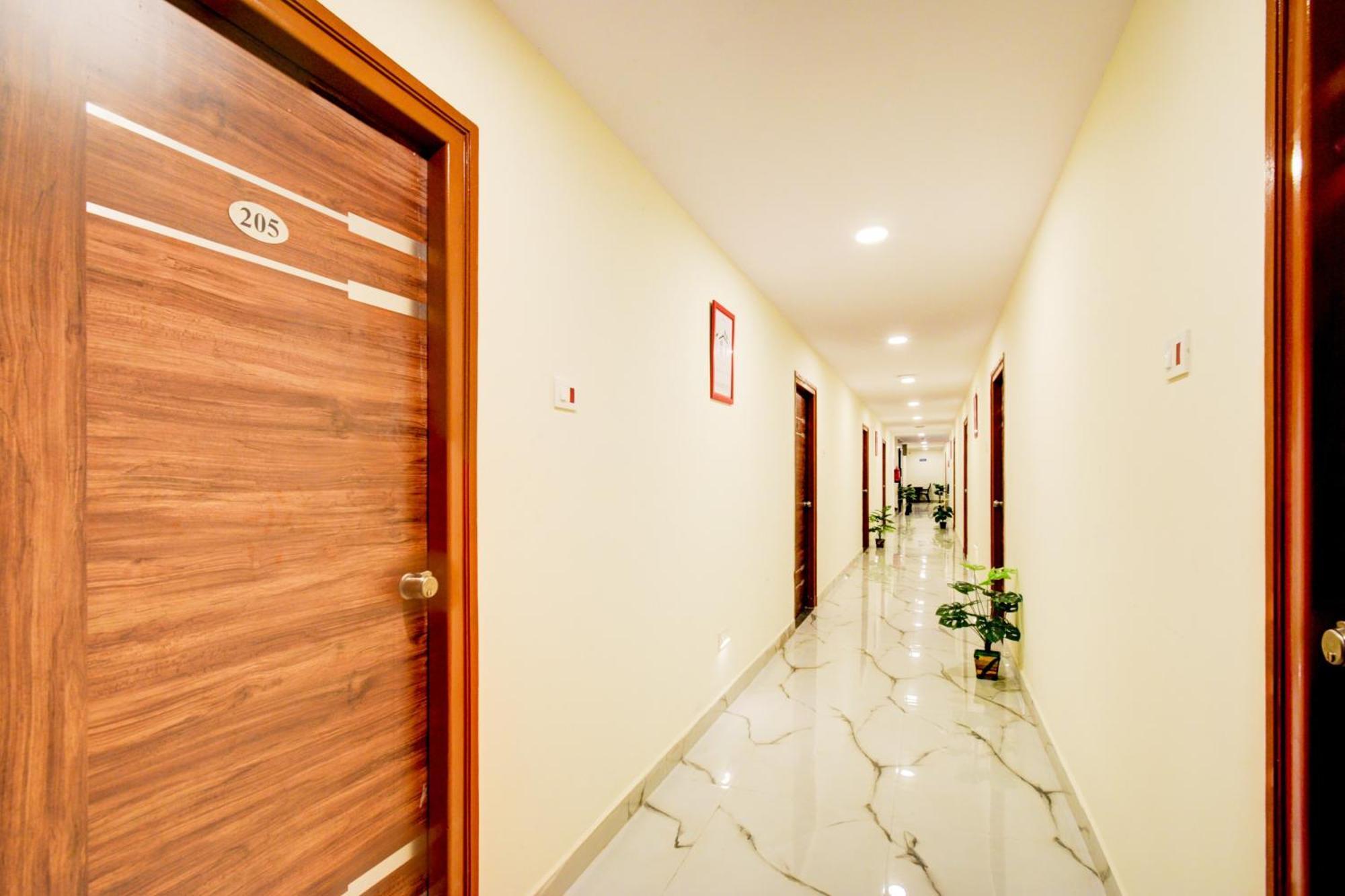 Hotel Townhouse De Alphabet - Gandimaissamma 4*