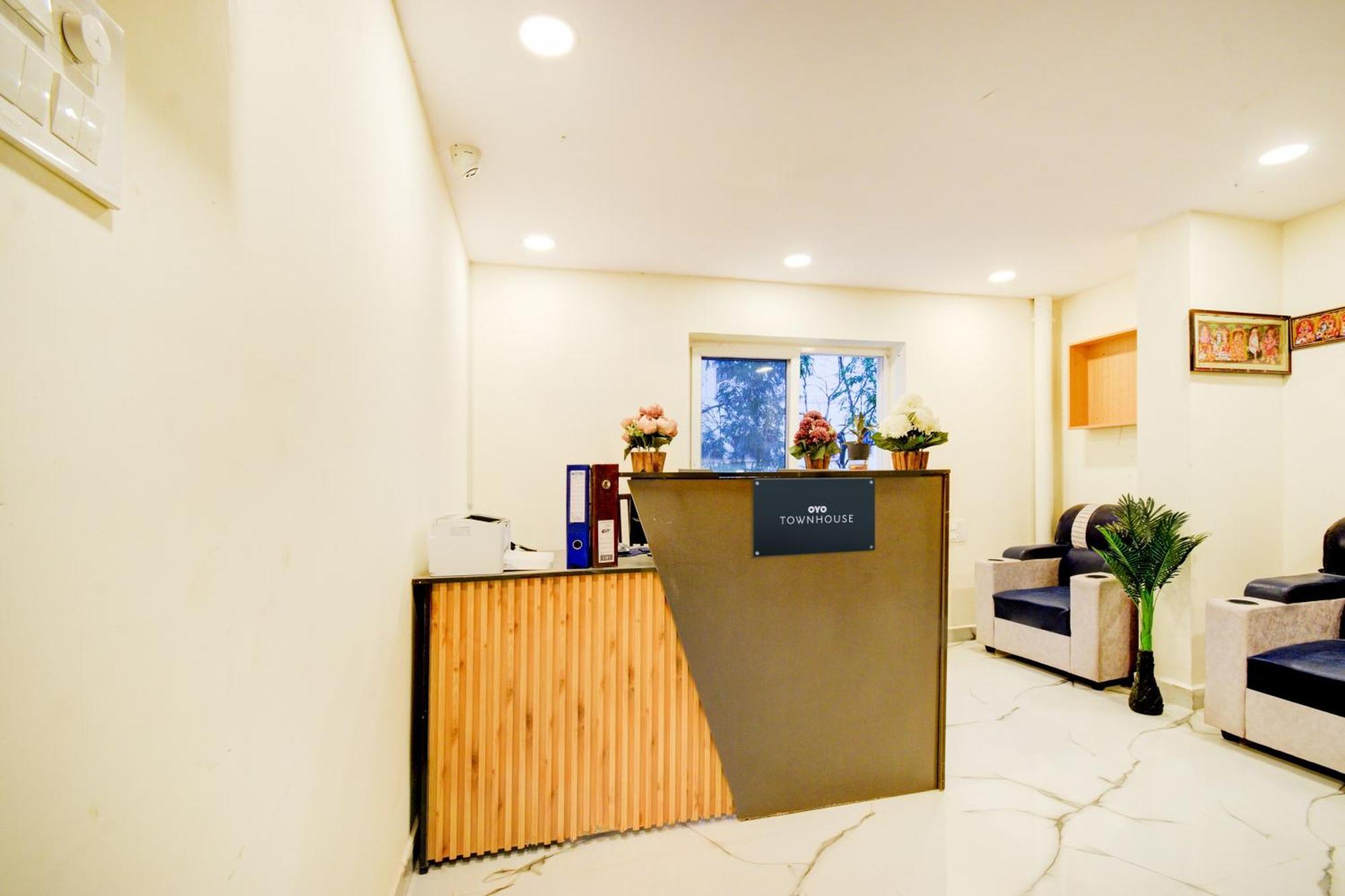 Hotel Townhouse De Alphabet - Gandimaissamma Hyderabad