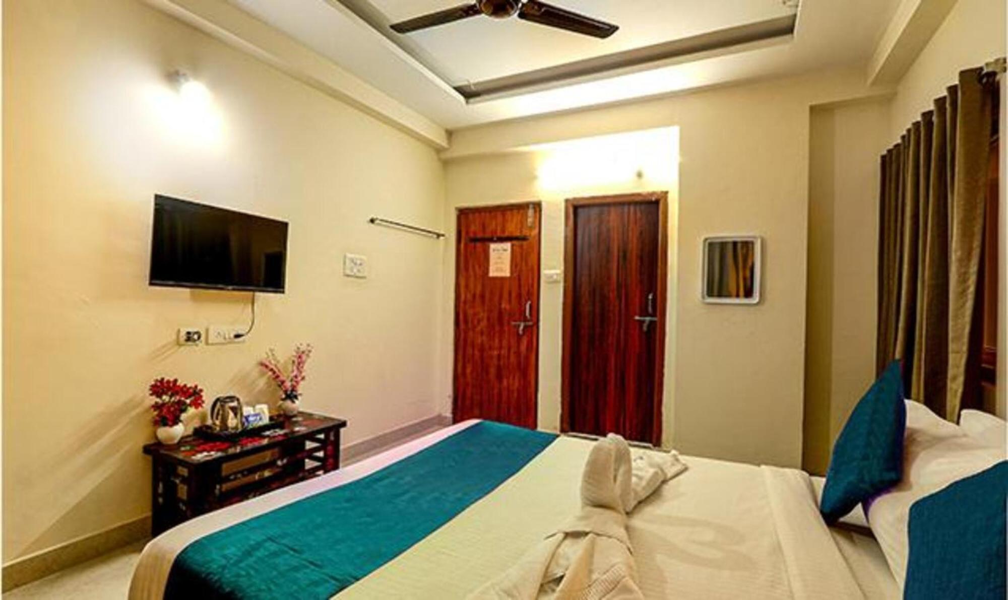 Fabhotel Verizon Stays- Nr Narayana Iit Jee College For Girls, Mallampet Apartment Hyderabad