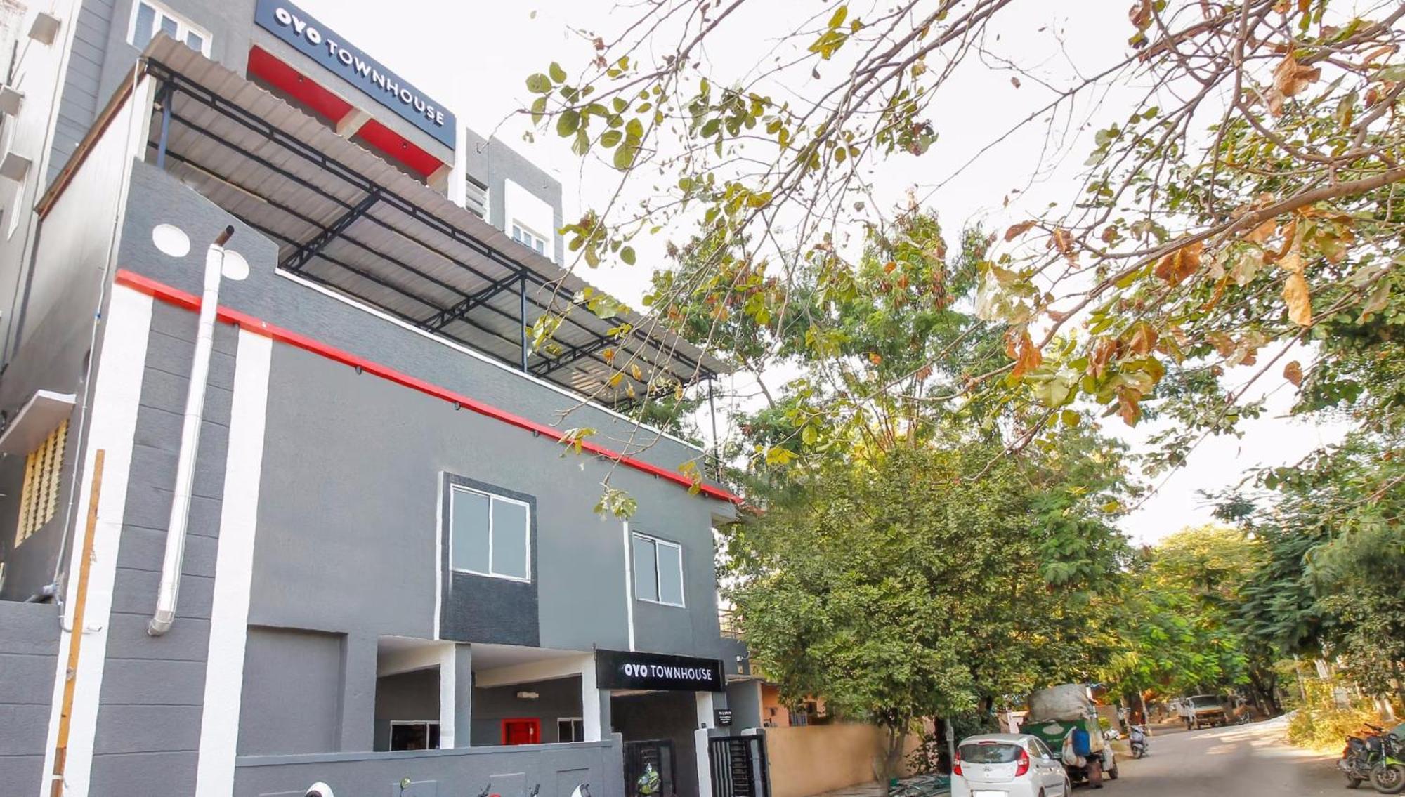 Super Townhouse Rcc Sunrise Hotel 4*